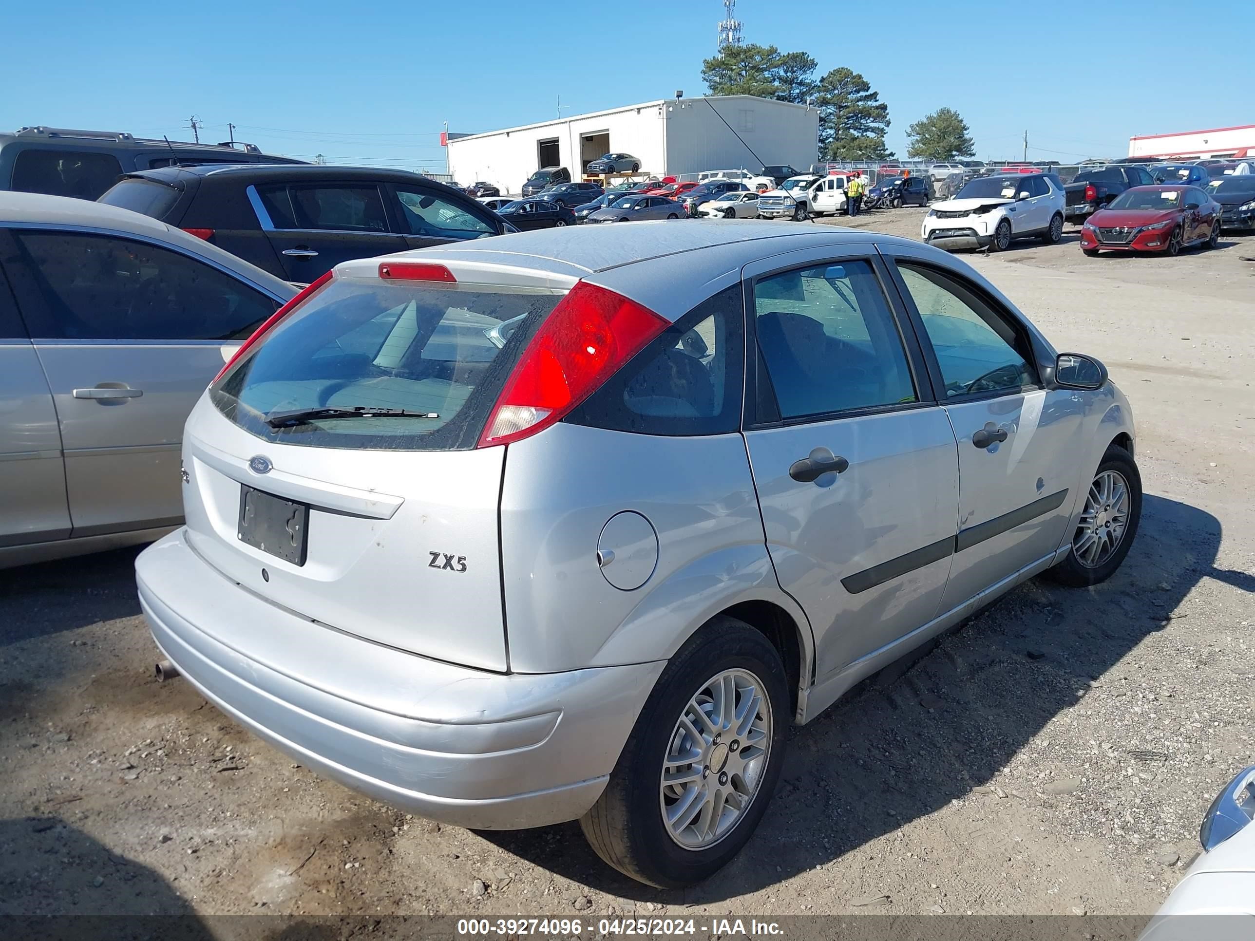 Photo 3 VIN: 3FAFP37393R157186 - FORD FOCUS 