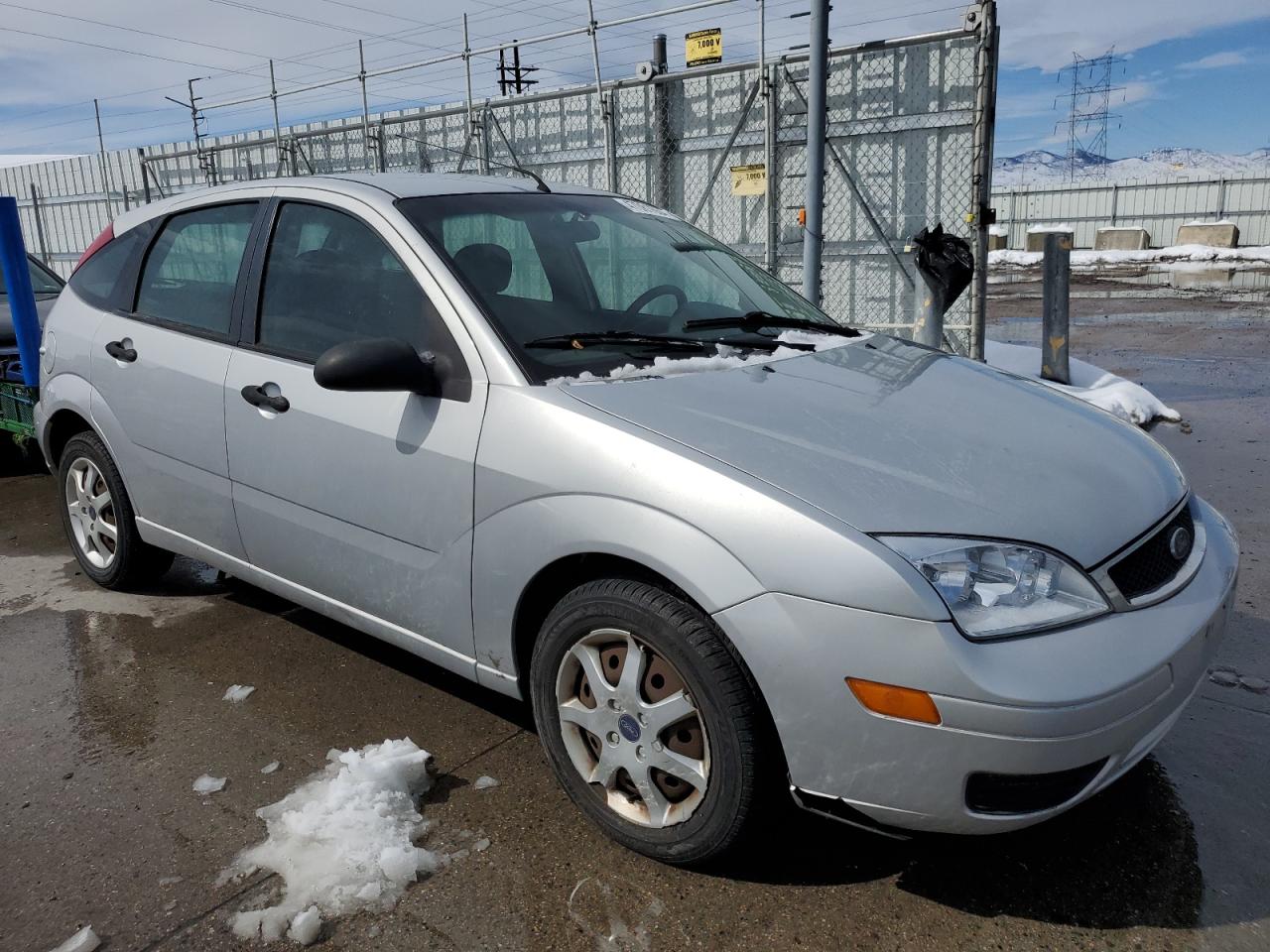 Photo 3 VIN: 3FAFP37N35R134877 - FORD FOCUS 