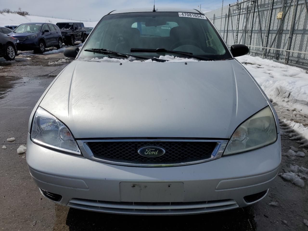 Photo 4 VIN: 3FAFP37N35R134877 - FORD FOCUS 