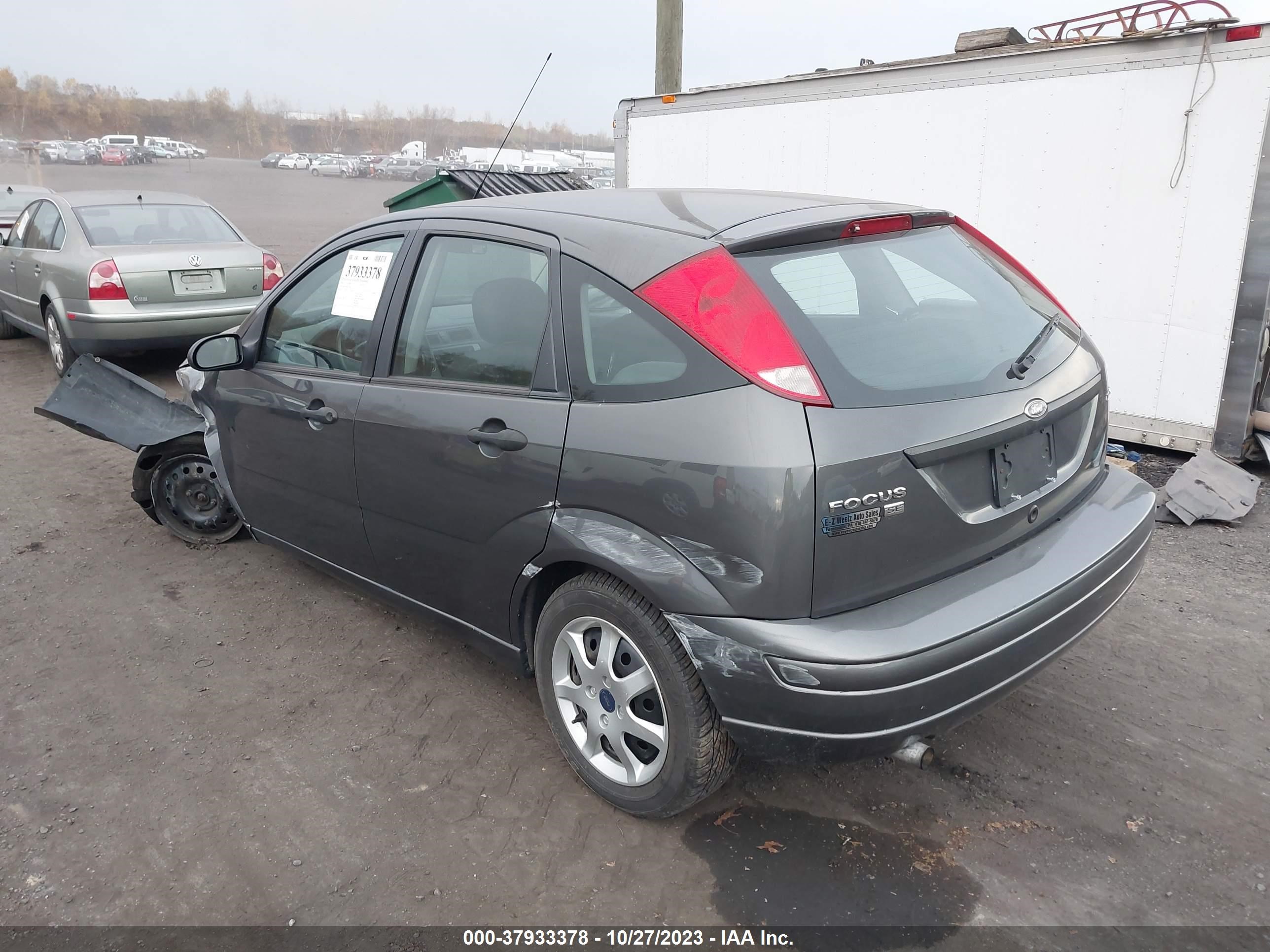 Photo 2 VIN: 3FAFP37N65R117538 - FORD FOCUS 