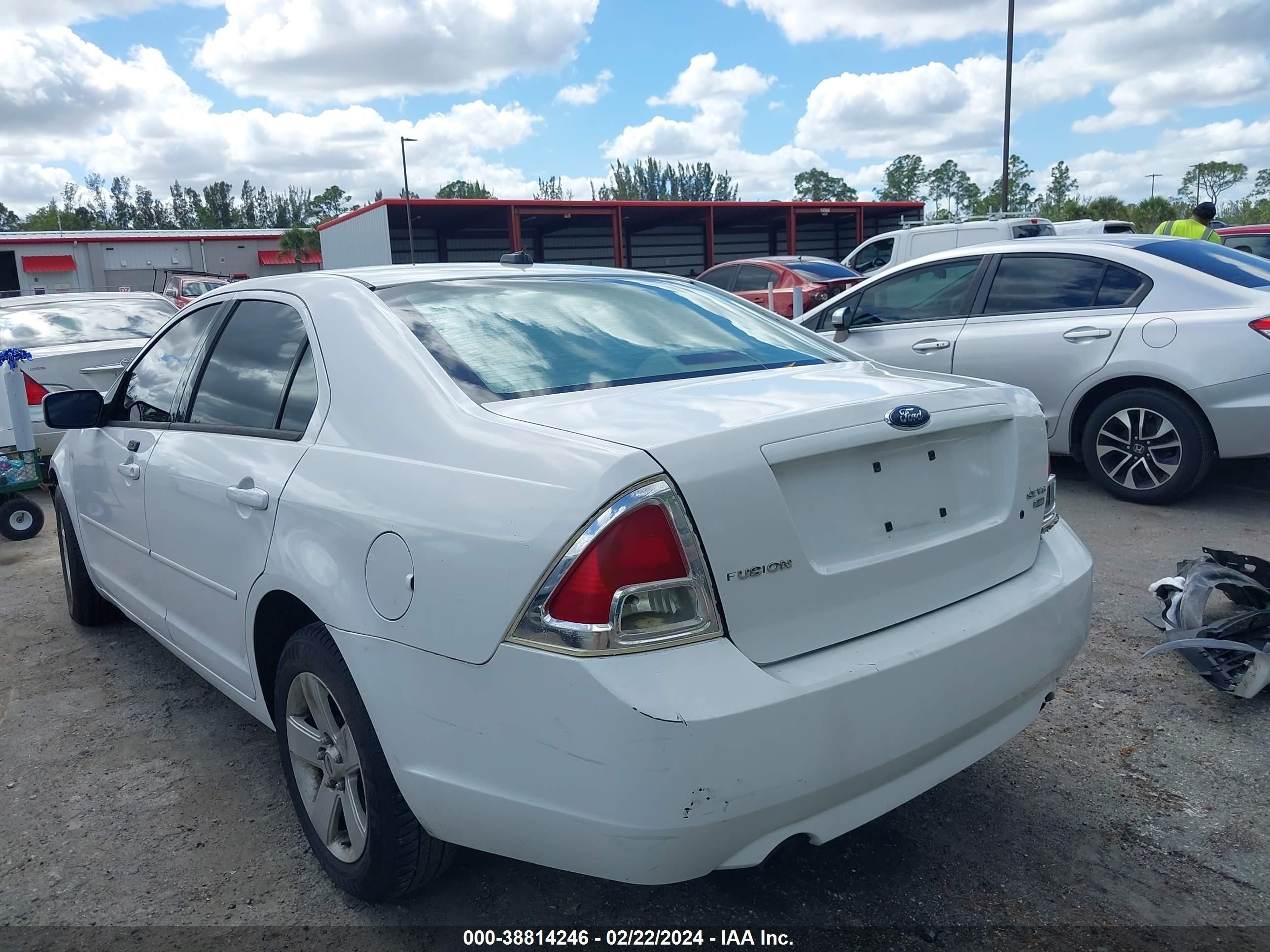 Photo 2 VIN: 3FAHP01157R138672 - FORD FUSION 