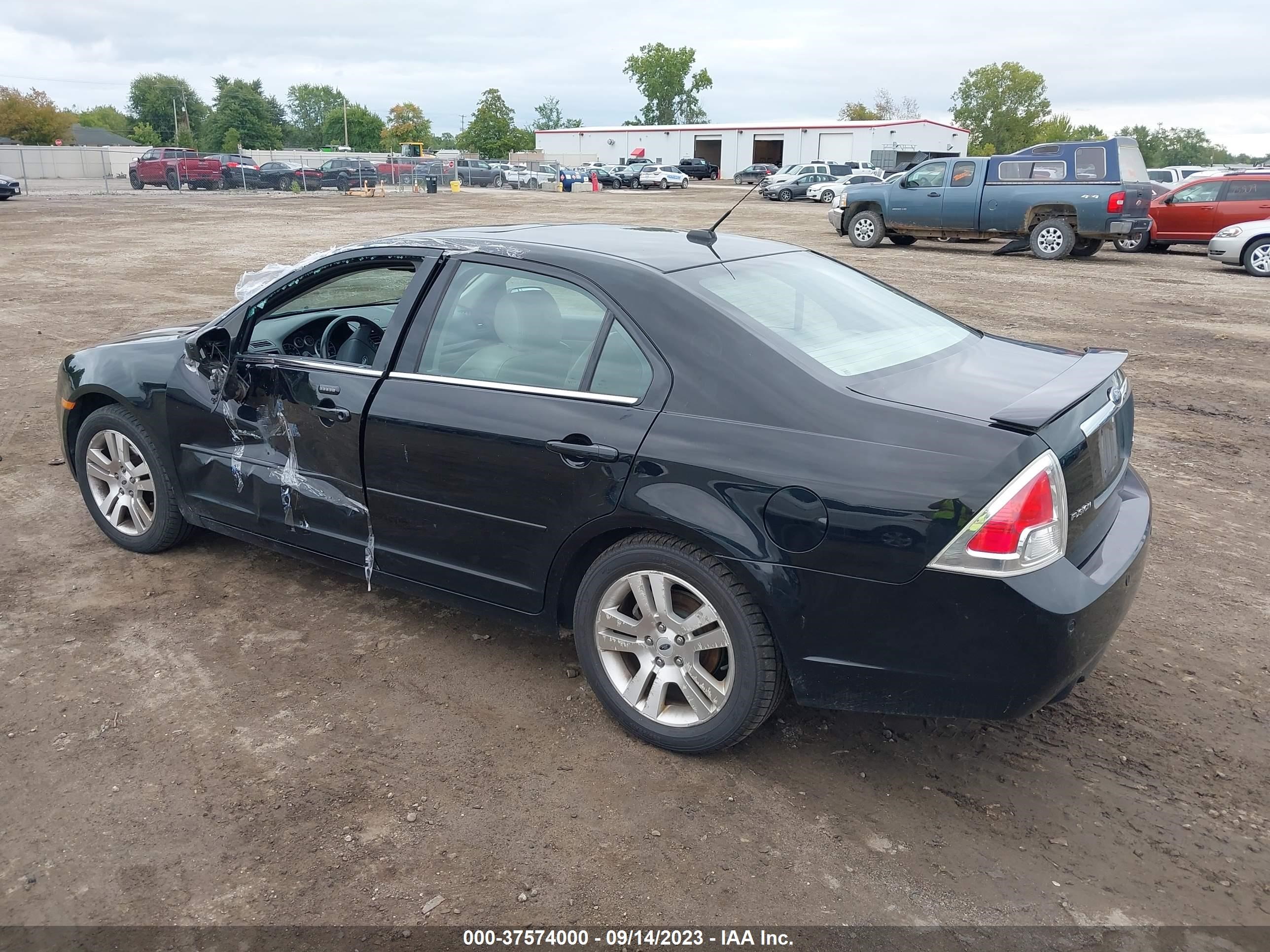 Photo 2 VIN: 3FAHP02198R232036 - FORD FUSION 