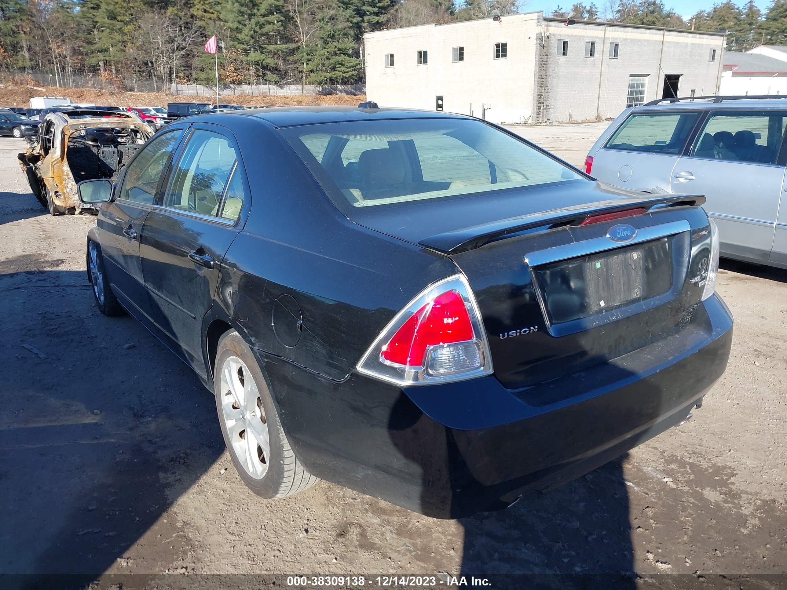 Photo 2 VIN: 3FAHP021X7R246638 - FORD FUSION 