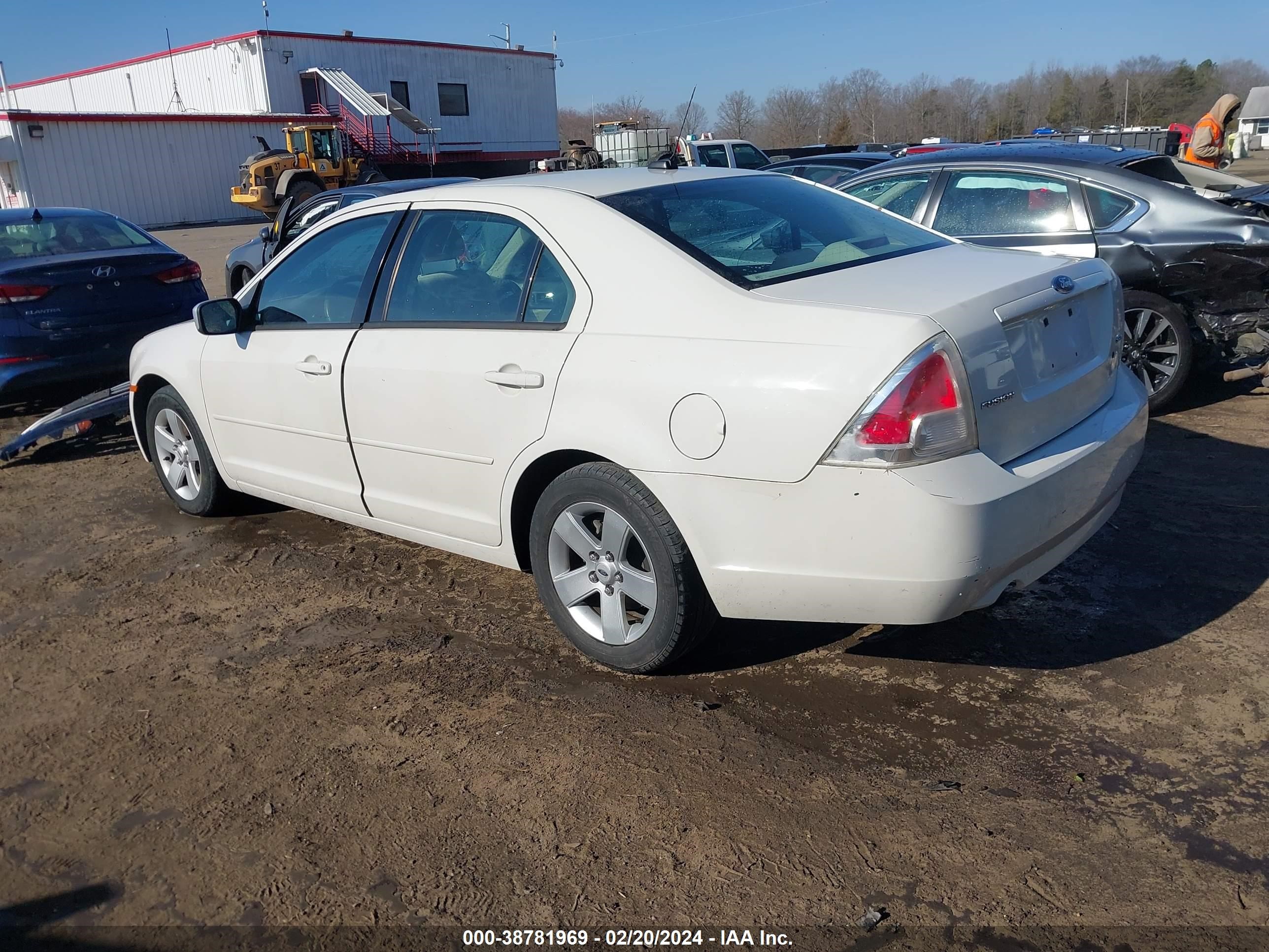 Photo 2 VIN: 3FAHP07118R211075 - FORD FUSION 