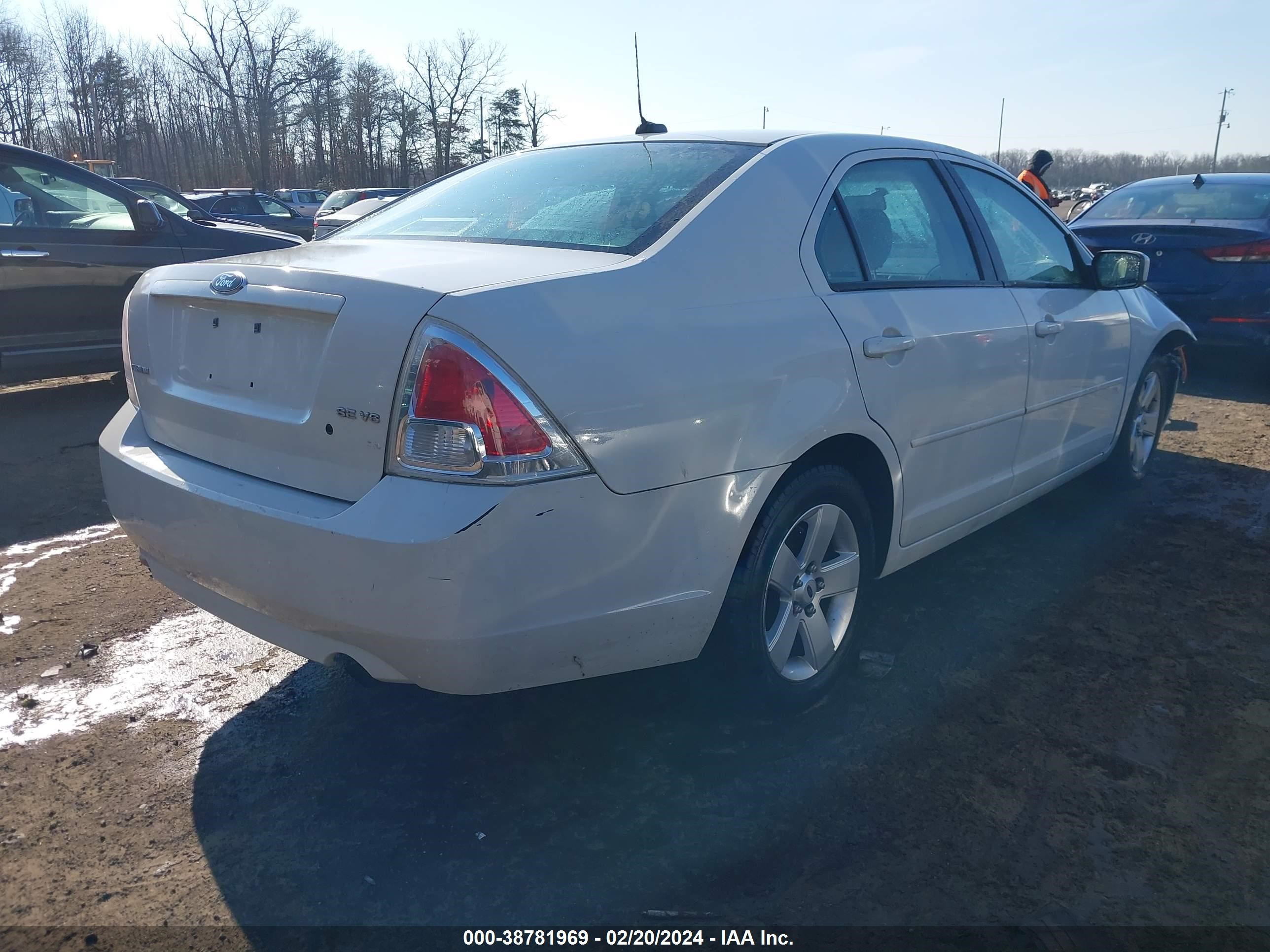 Photo 3 VIN: 3FAHP07118R211075 - FORD FUSION 