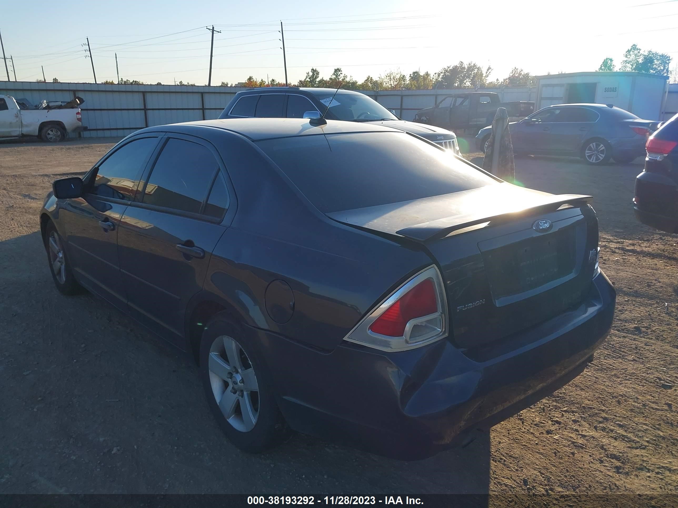 Photo 2 VIN: 3FAHP07137R242813 - FORD FUSION 