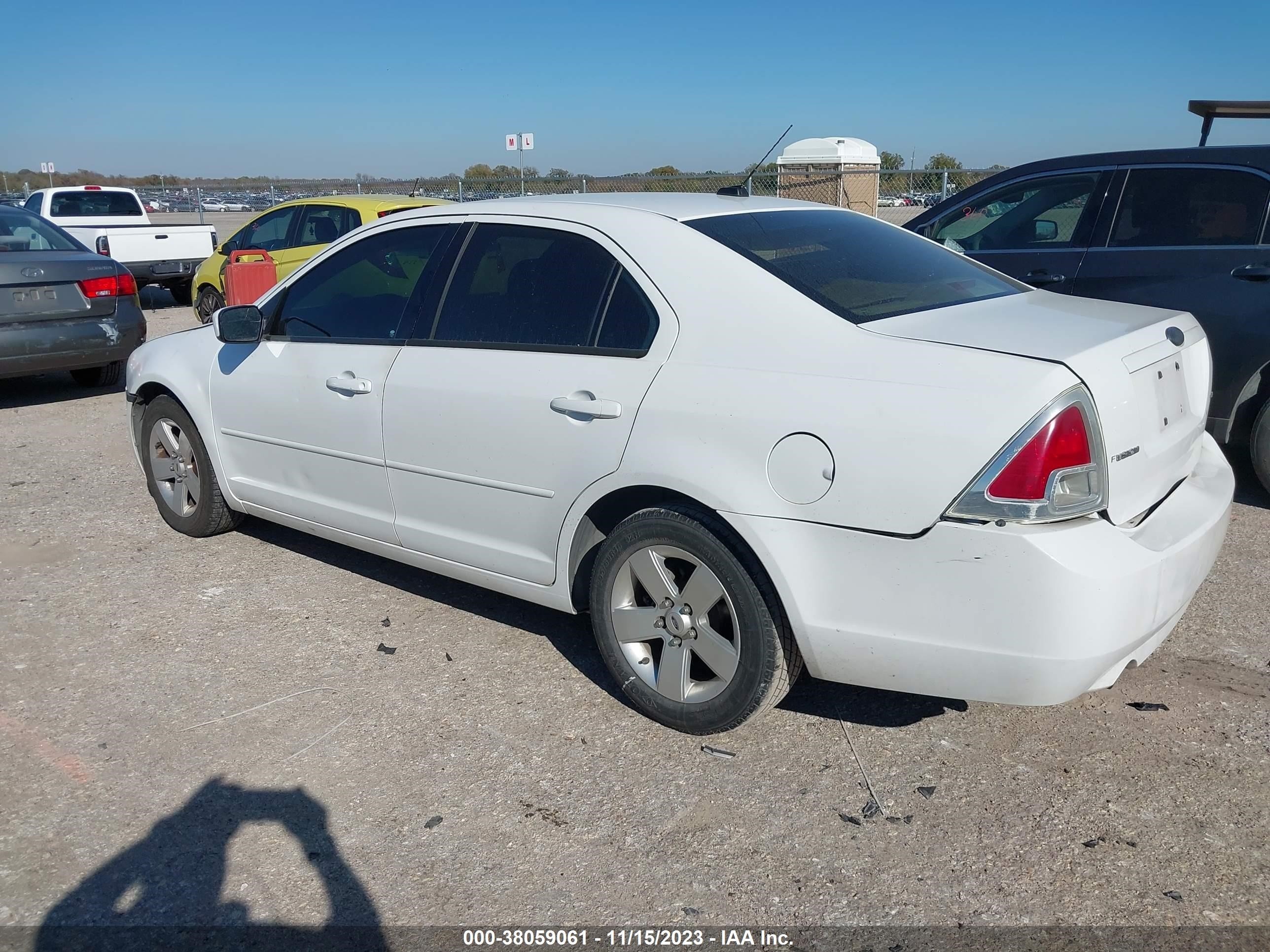 Photo 2 VIN: 3FAHP07137R251799 - FORD FUSION 