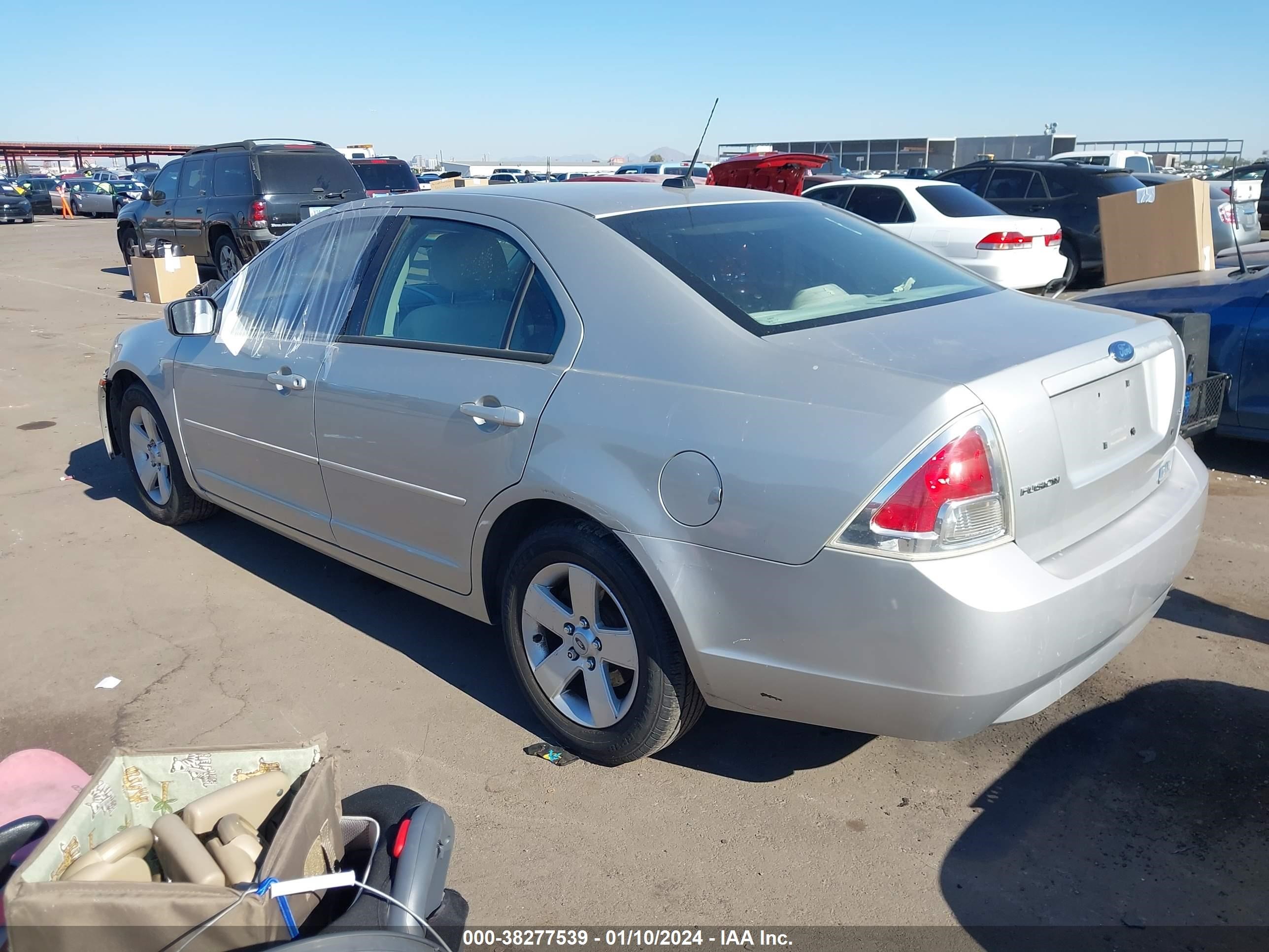 Photo 2 VIN: 3FAHP07Z08R139050 - FORD FUSION SE 