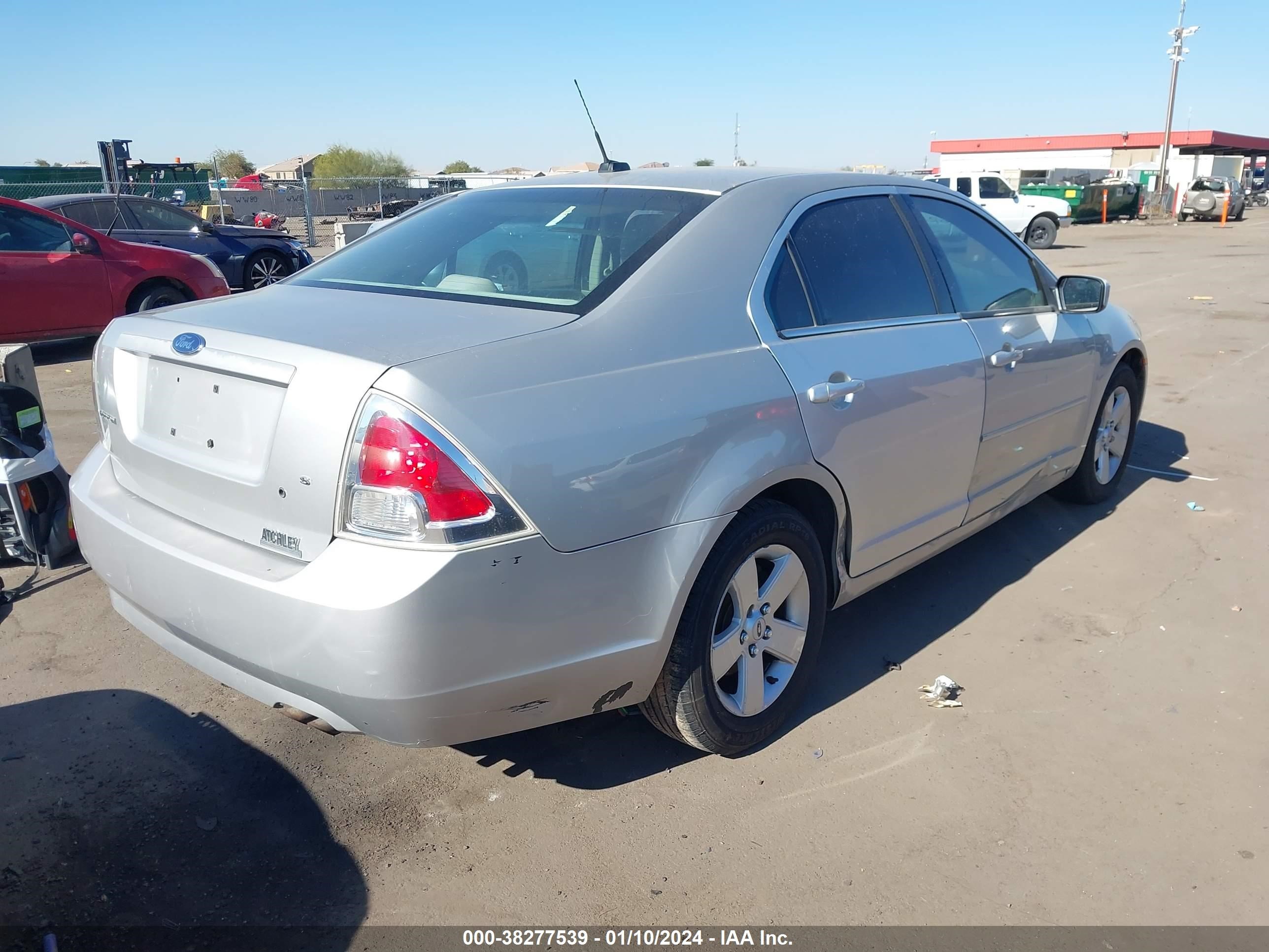 Photo 3 VIN: 3FAHP07Z08R139050 - FORD FUSION SE 