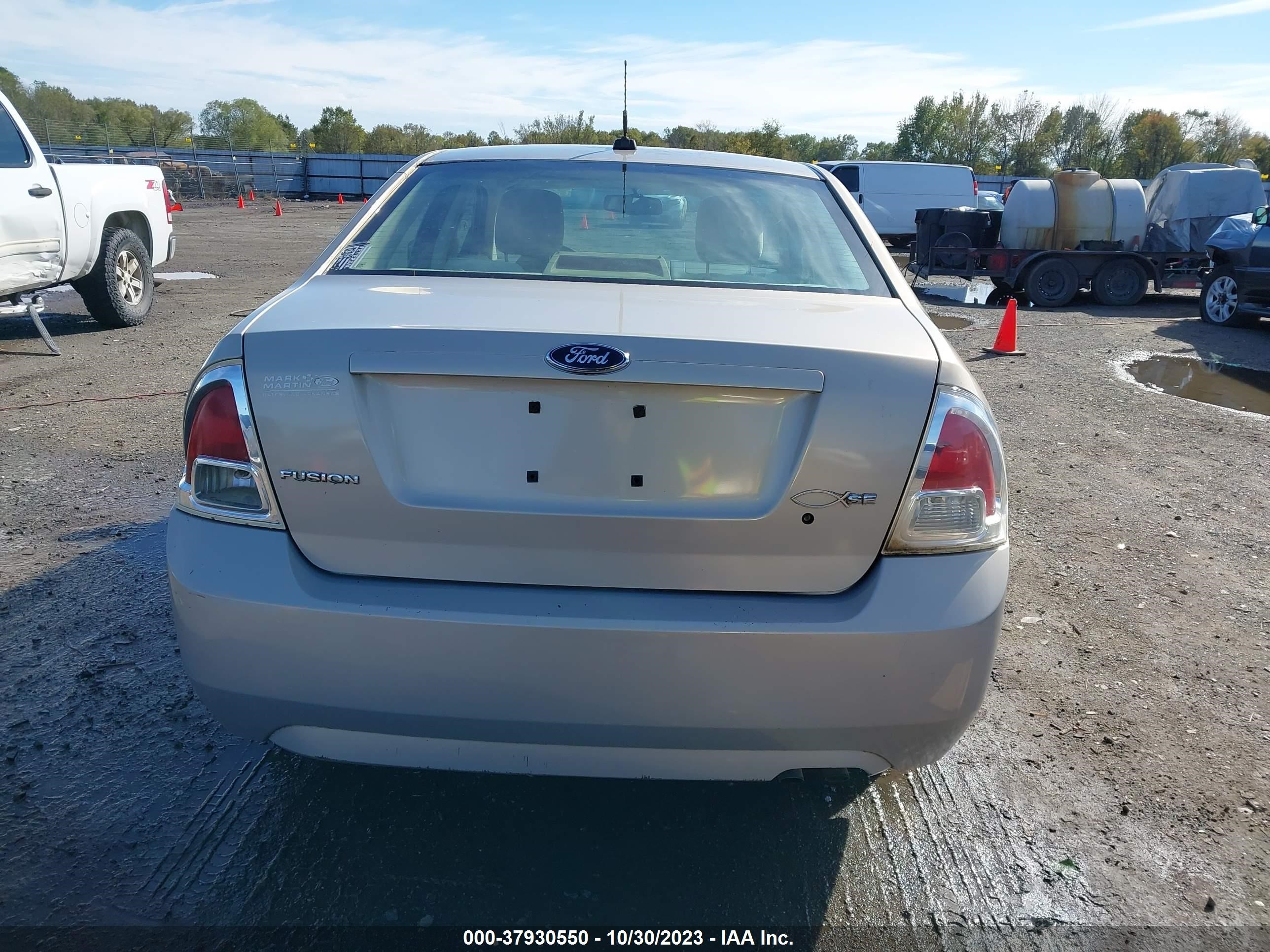 Photo 15 VIN: 3FAHP07Z09R215495 - FORD FUSION 