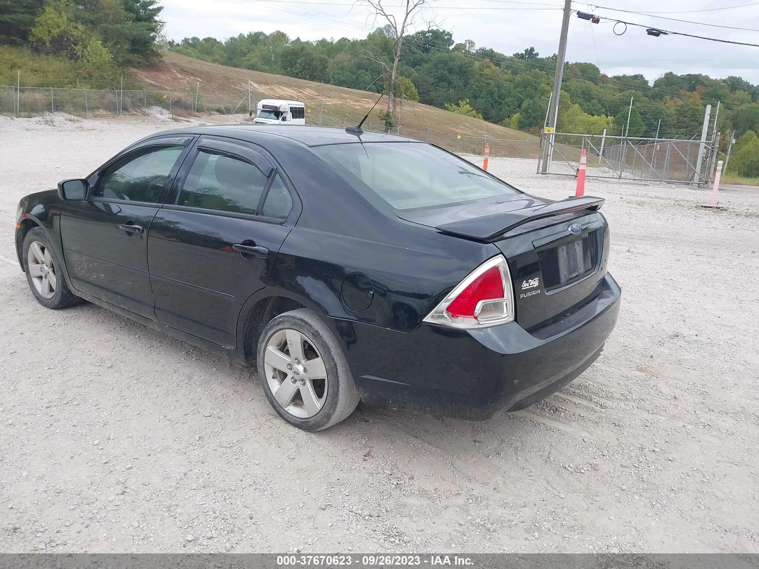 Photo 2 VIN: 3FAHP07Z47R132309 - FORD FUSION 