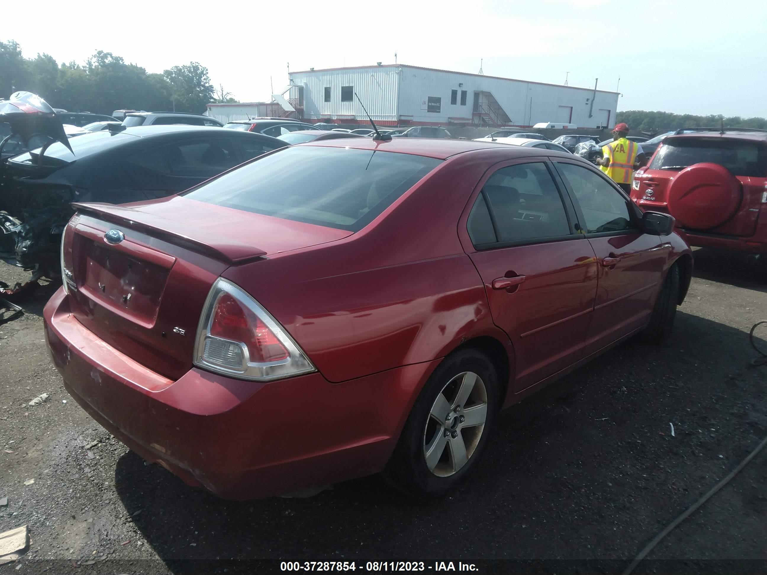 Photo 3 VIN: 3FAHP07Z48R113812 - FORD FUSION 