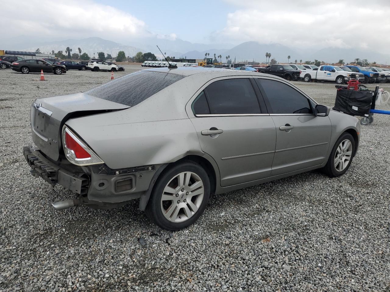 Photo 2 VIN: 3FAHP08118R104106 - FORD FUSION 