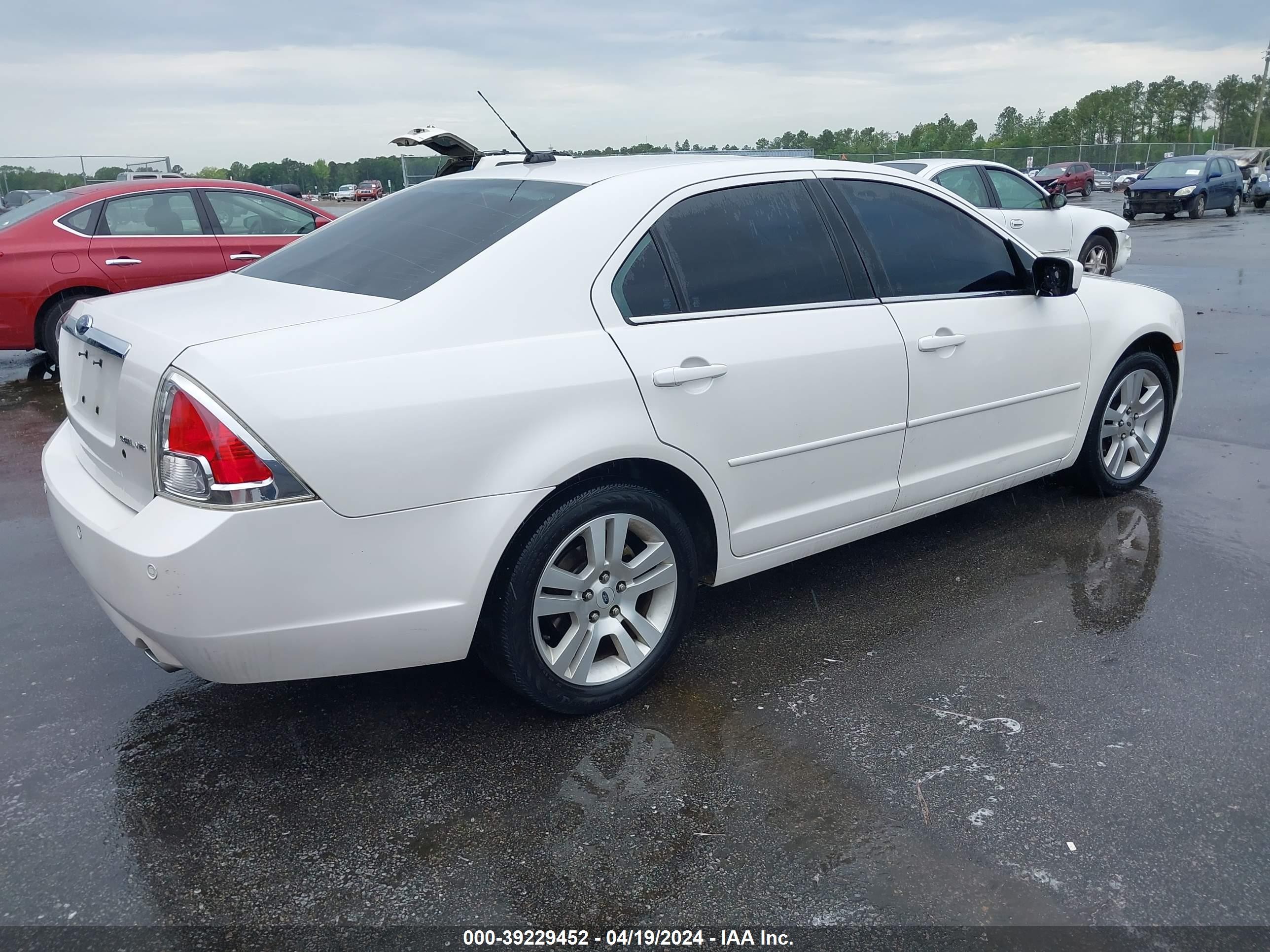 Photo 3 VIN: 3FAHP08129R102835 - FORD FUSION 