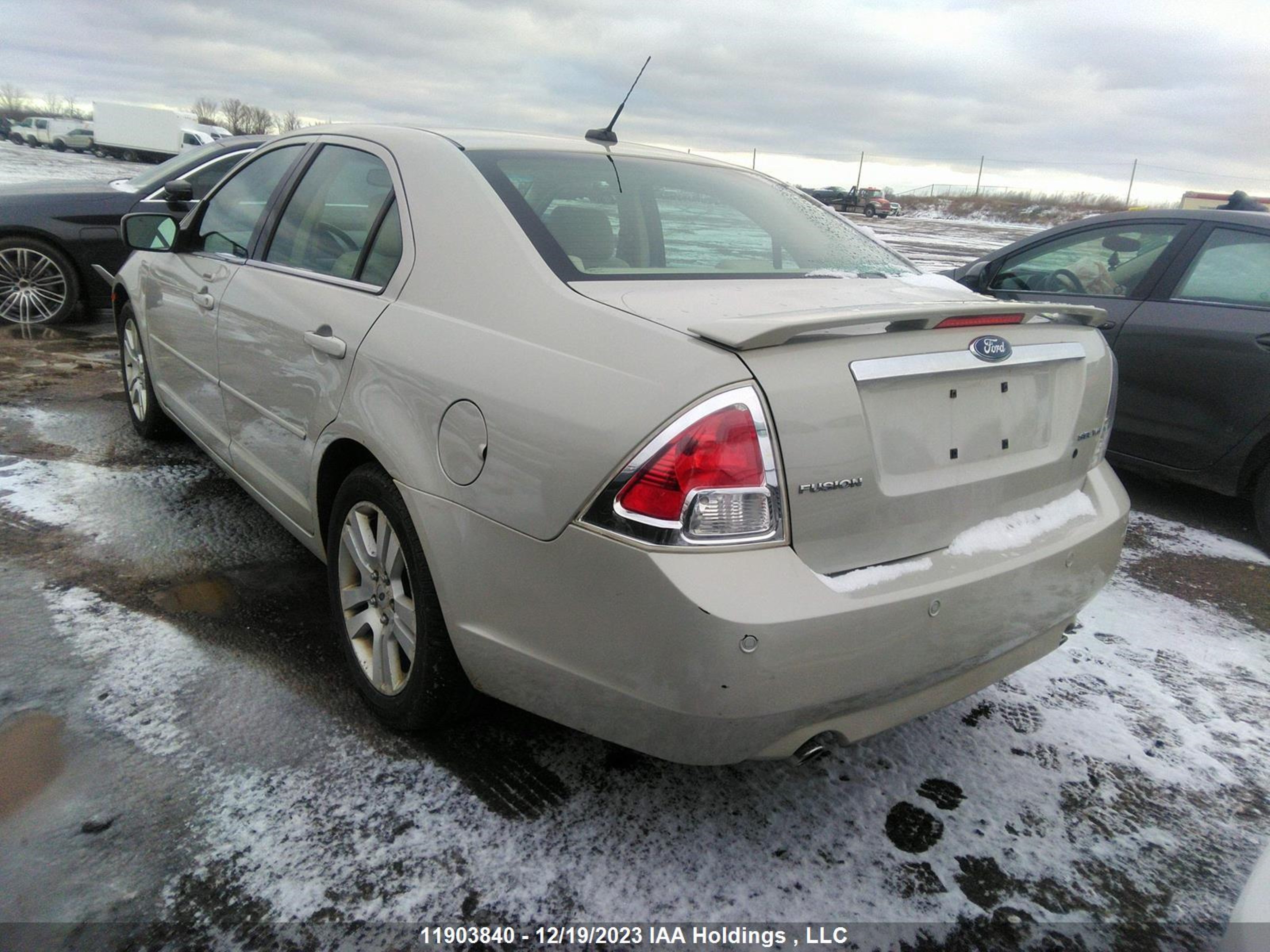 Photo 2 VIN: 3FAHP08138R105693 - FORD FUSION 