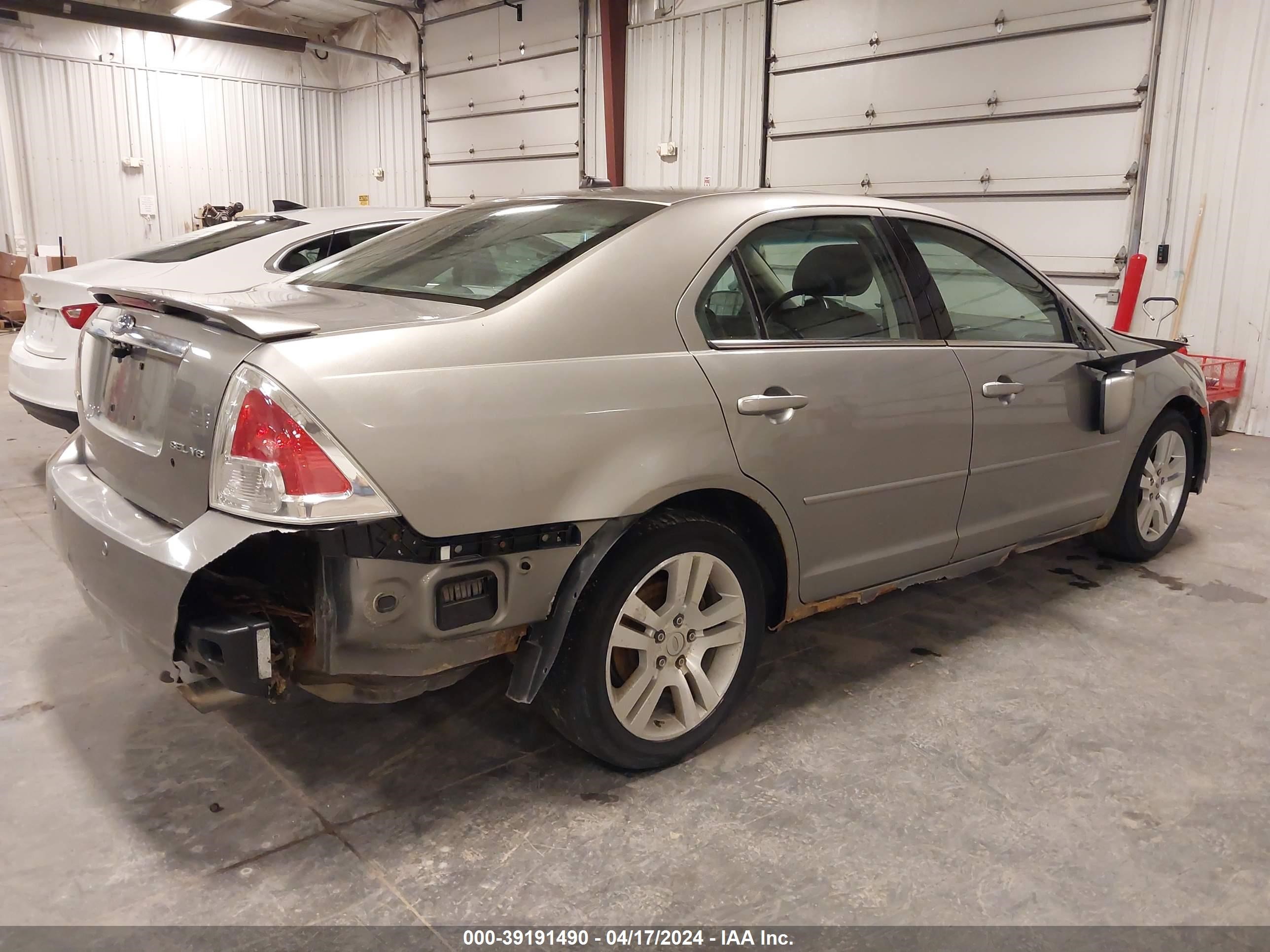 Photo 3 VIN: 3FAHP081X8R247555 - FORD FUSION 