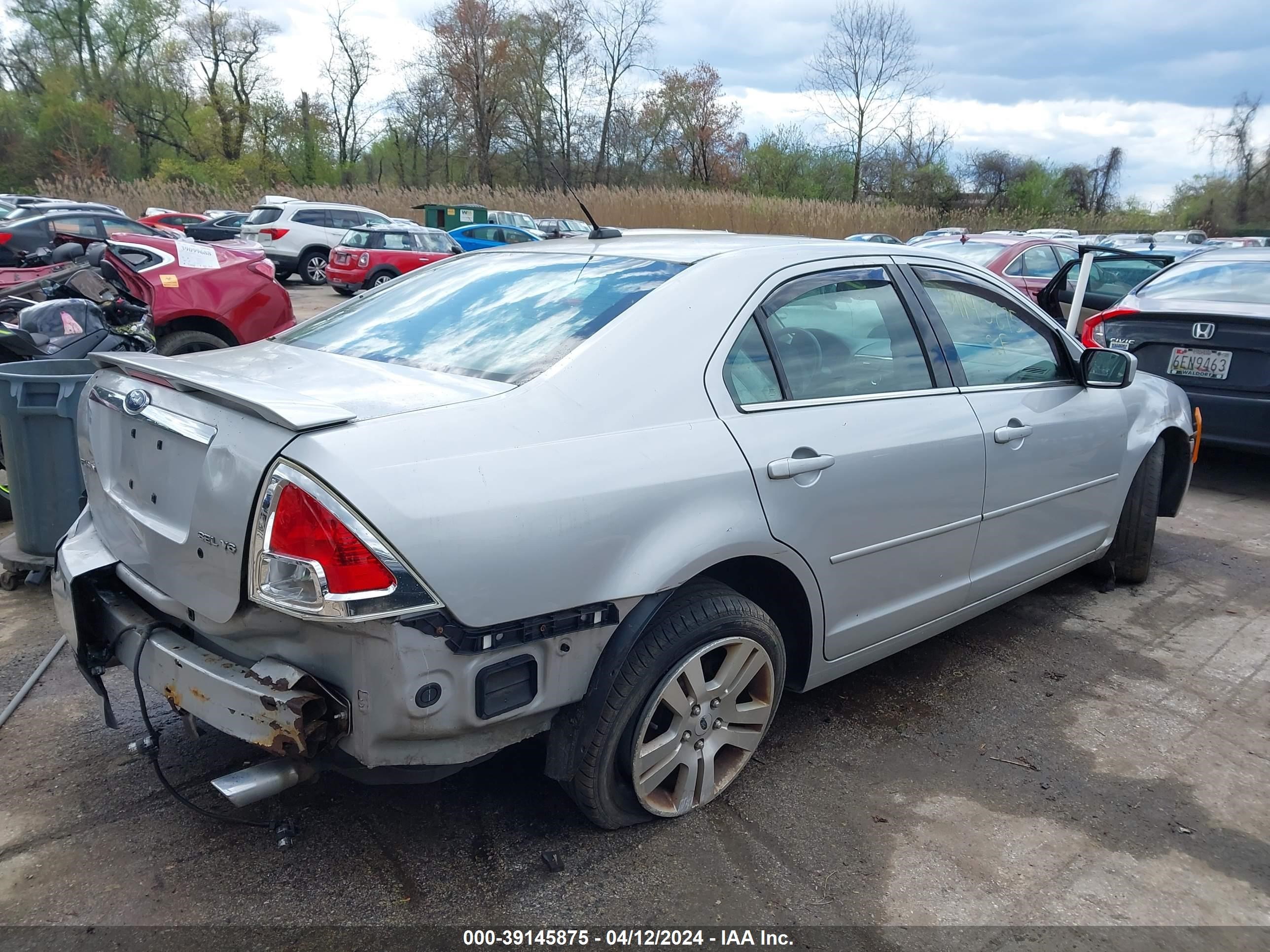 Photo 3 VIN: 3FAHP081X9R138773 - FORD FUSION 