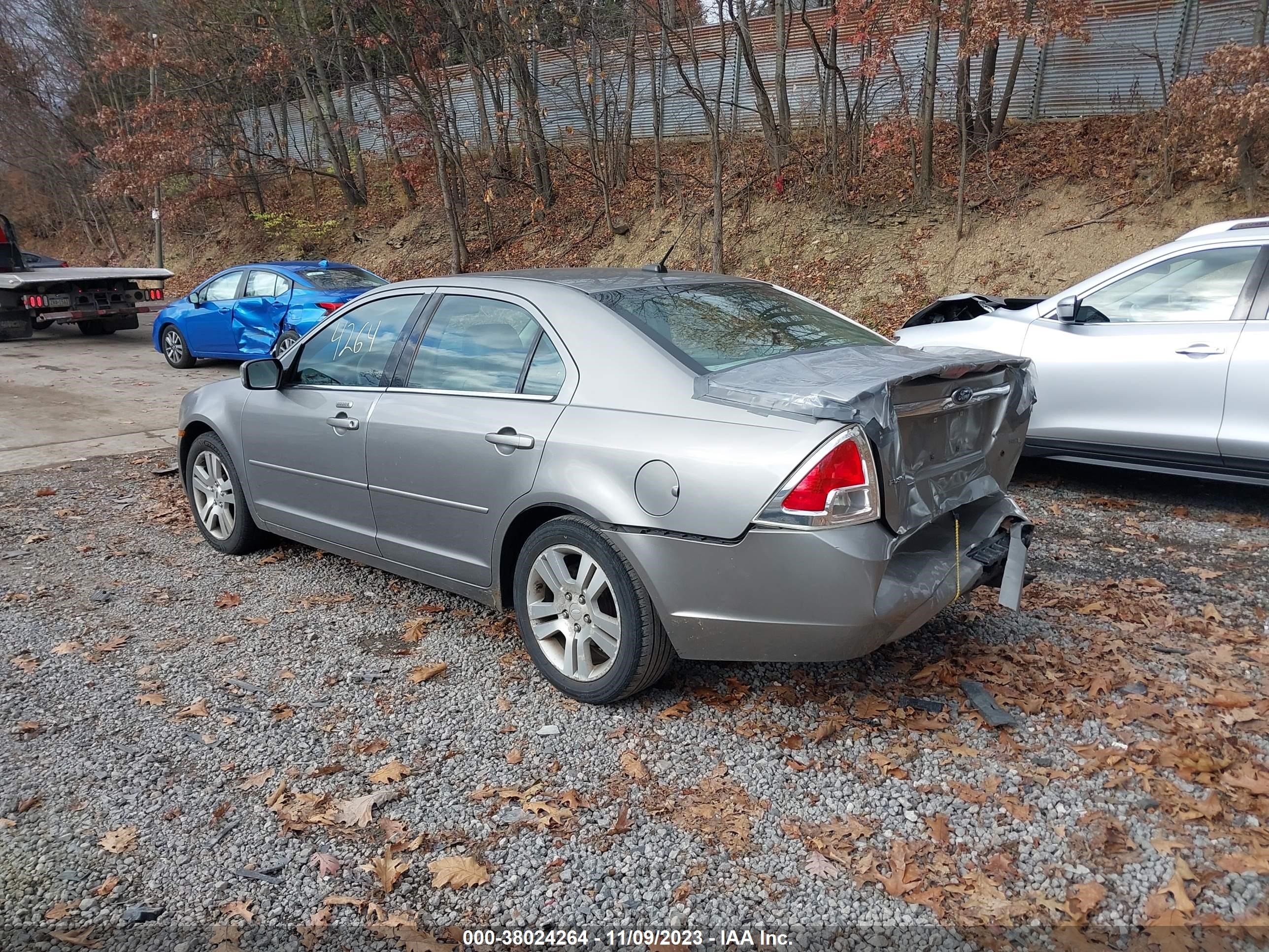 Photo 2 VIN: 3FAHP08Z28R194999 - FORD FUSION 