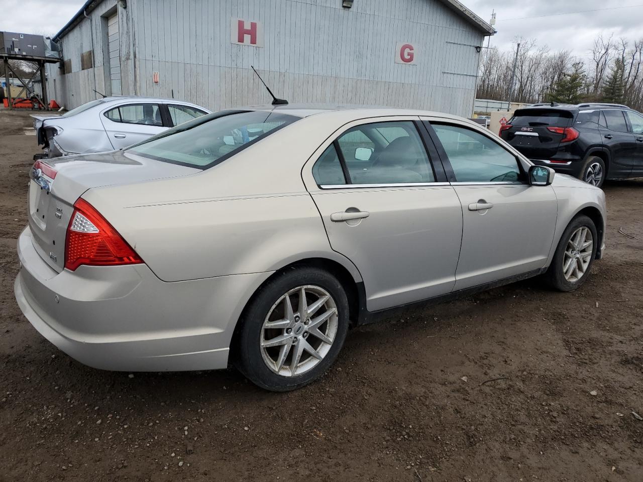 Photo 2 VIN: 3FAHP0CG6AR186769 - FORD FUSION 