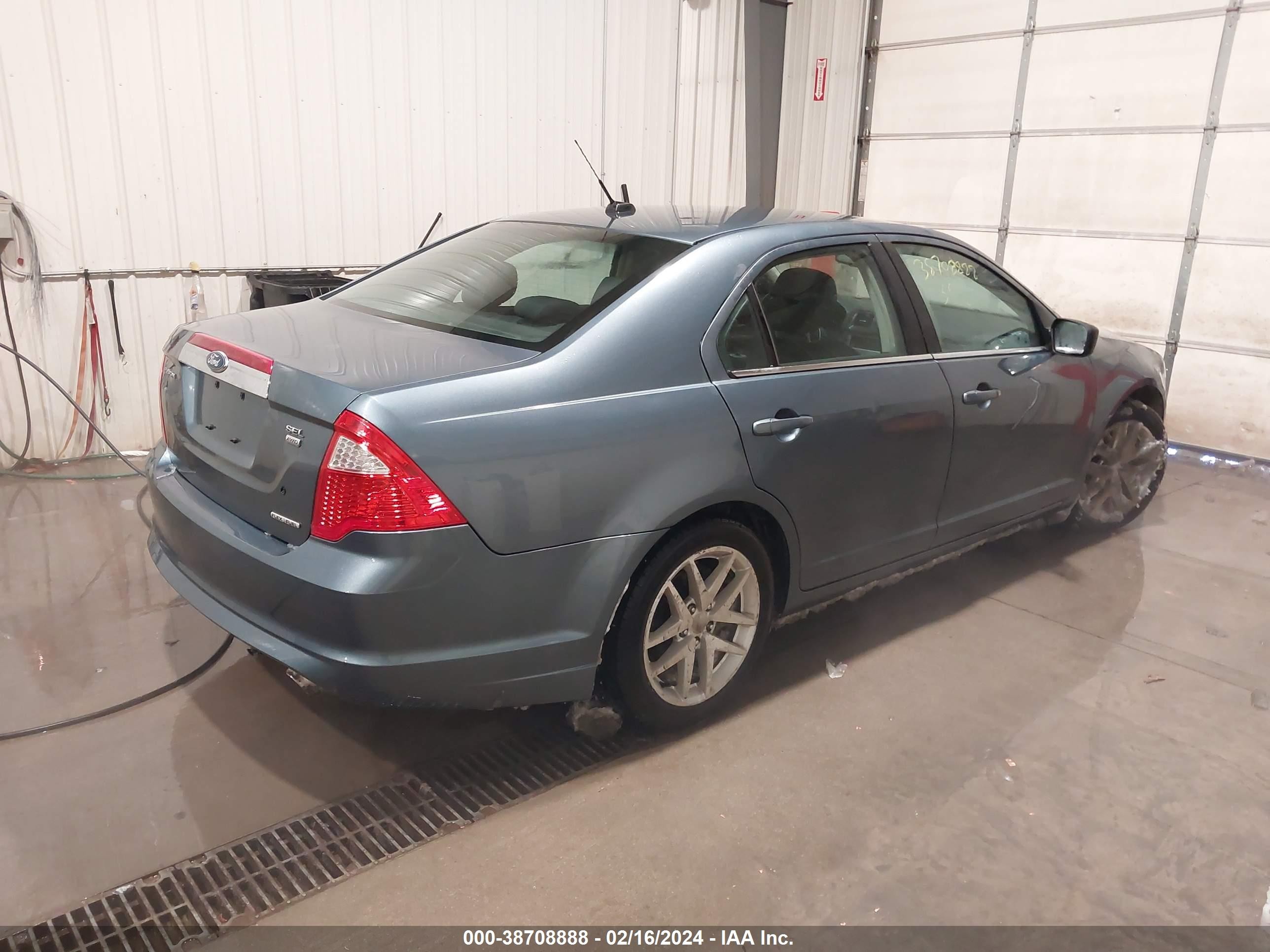 Photo 3 VIN: 3FAHP0CG7BR141051 - FORD FUSION 