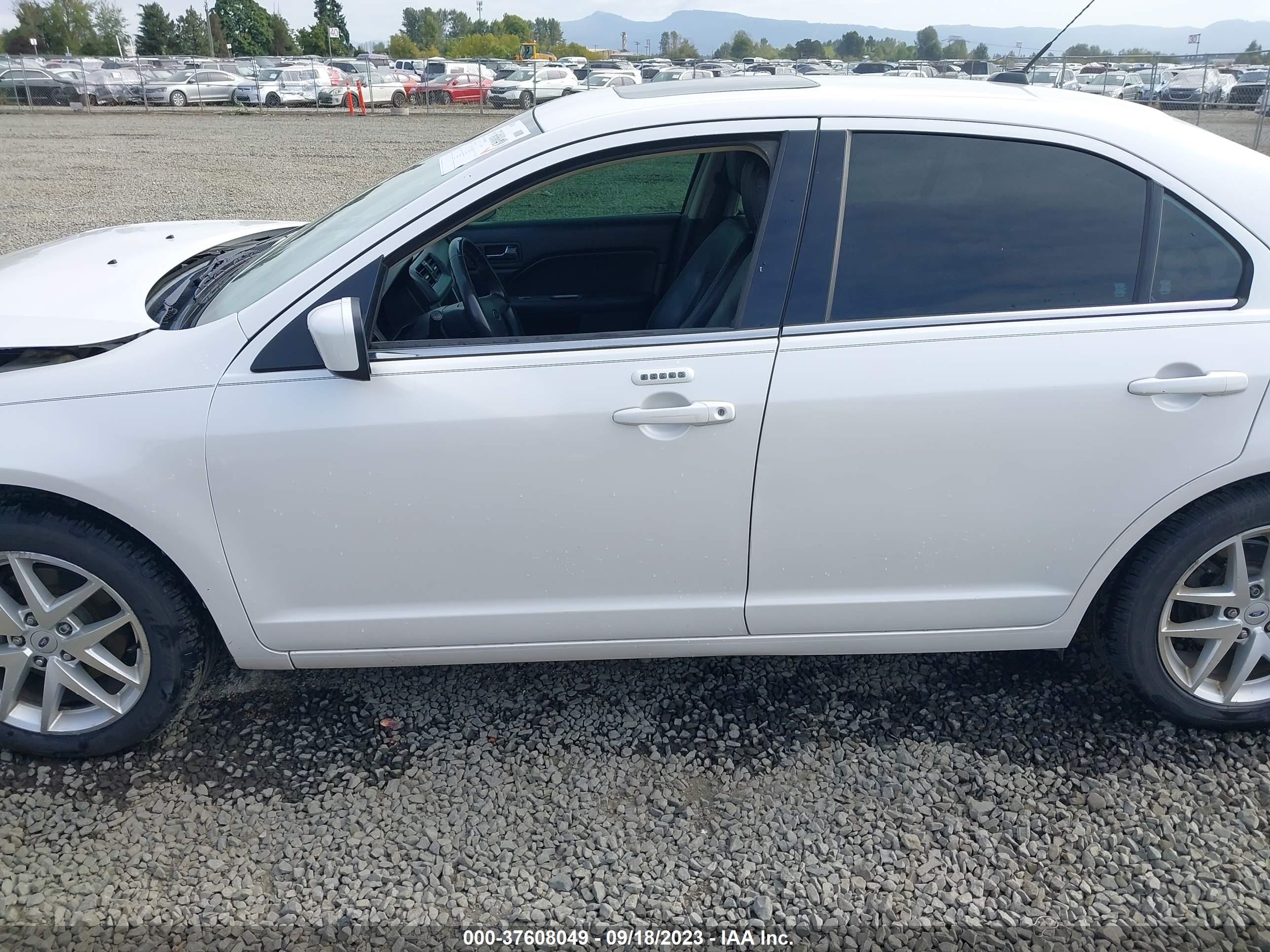 Photo 13 VIN: 3FAHP0CG9AR394516 - FORD FUSION 