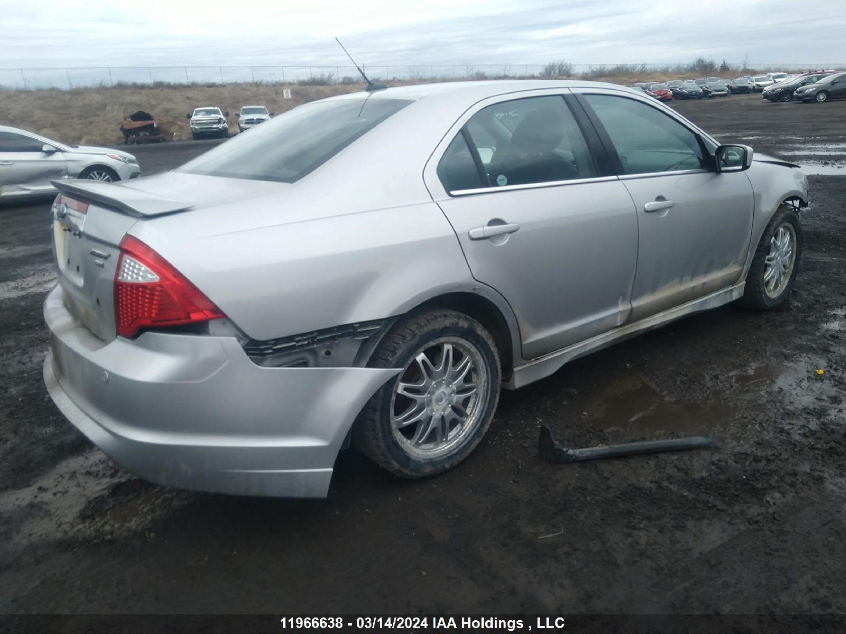 Photo 3 VIN: 3FAHP0DC5AR107507 - FORD FUSION 