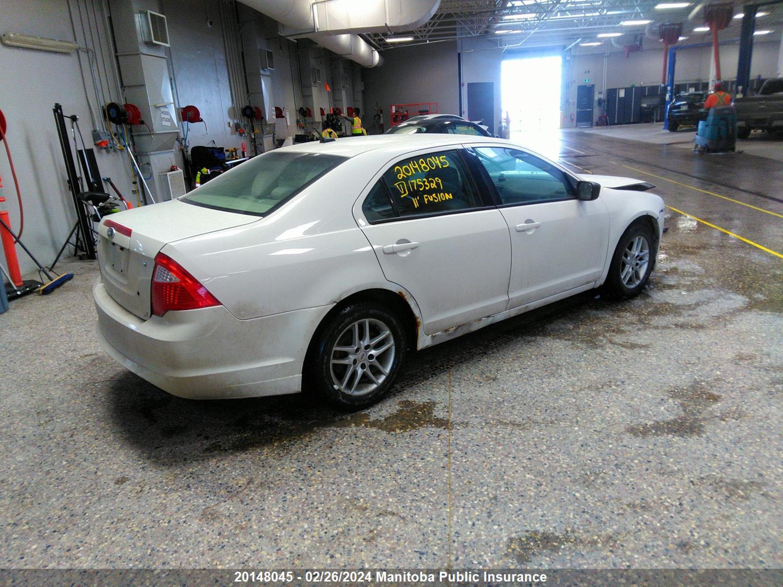 Photo 3 VIN: 3FAHP0GA1BR175329 - FORD FUSION 