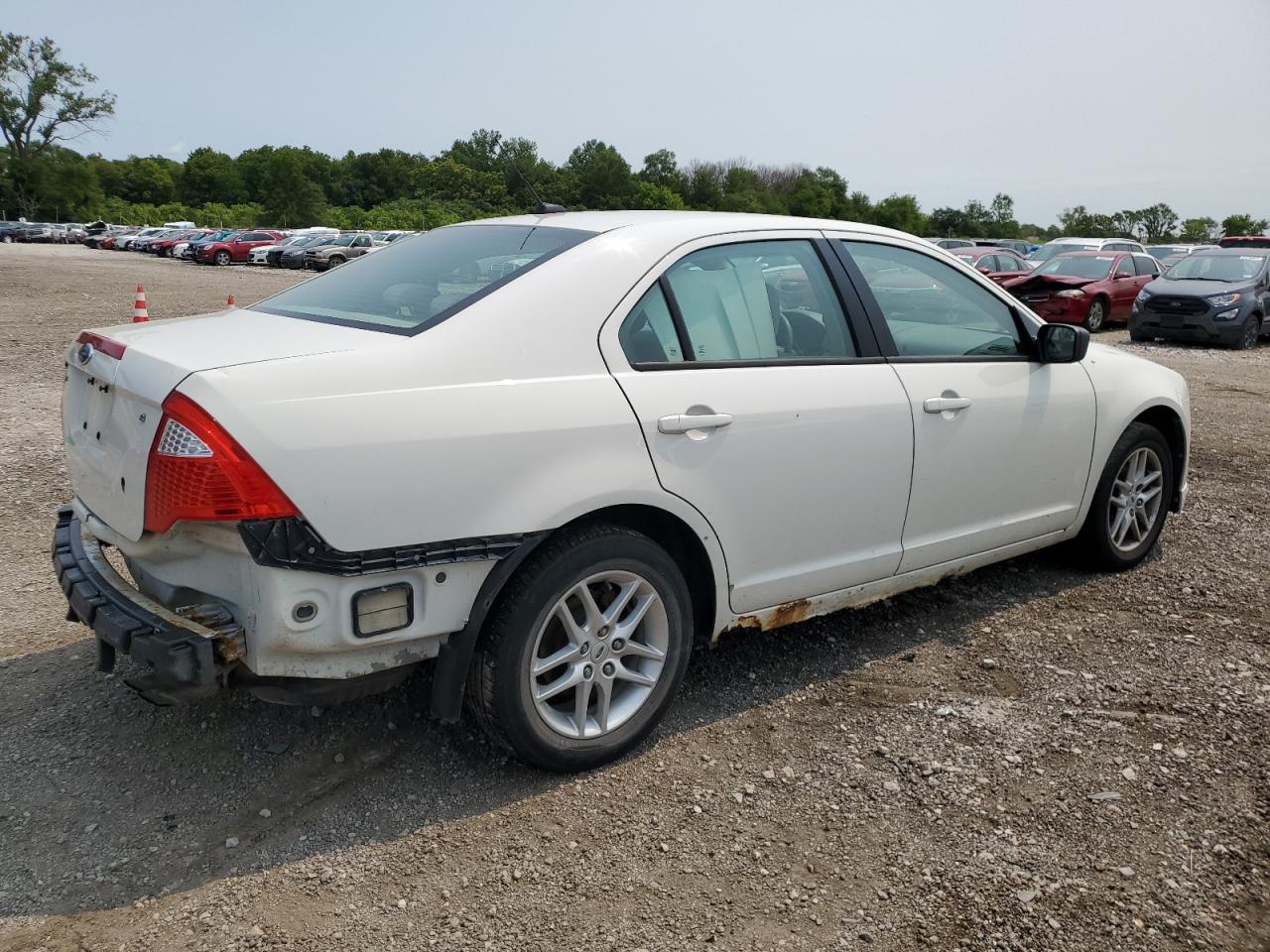 Photo 2 VIN: 3FAHP0GA4AR233495 - FORD FUSION 