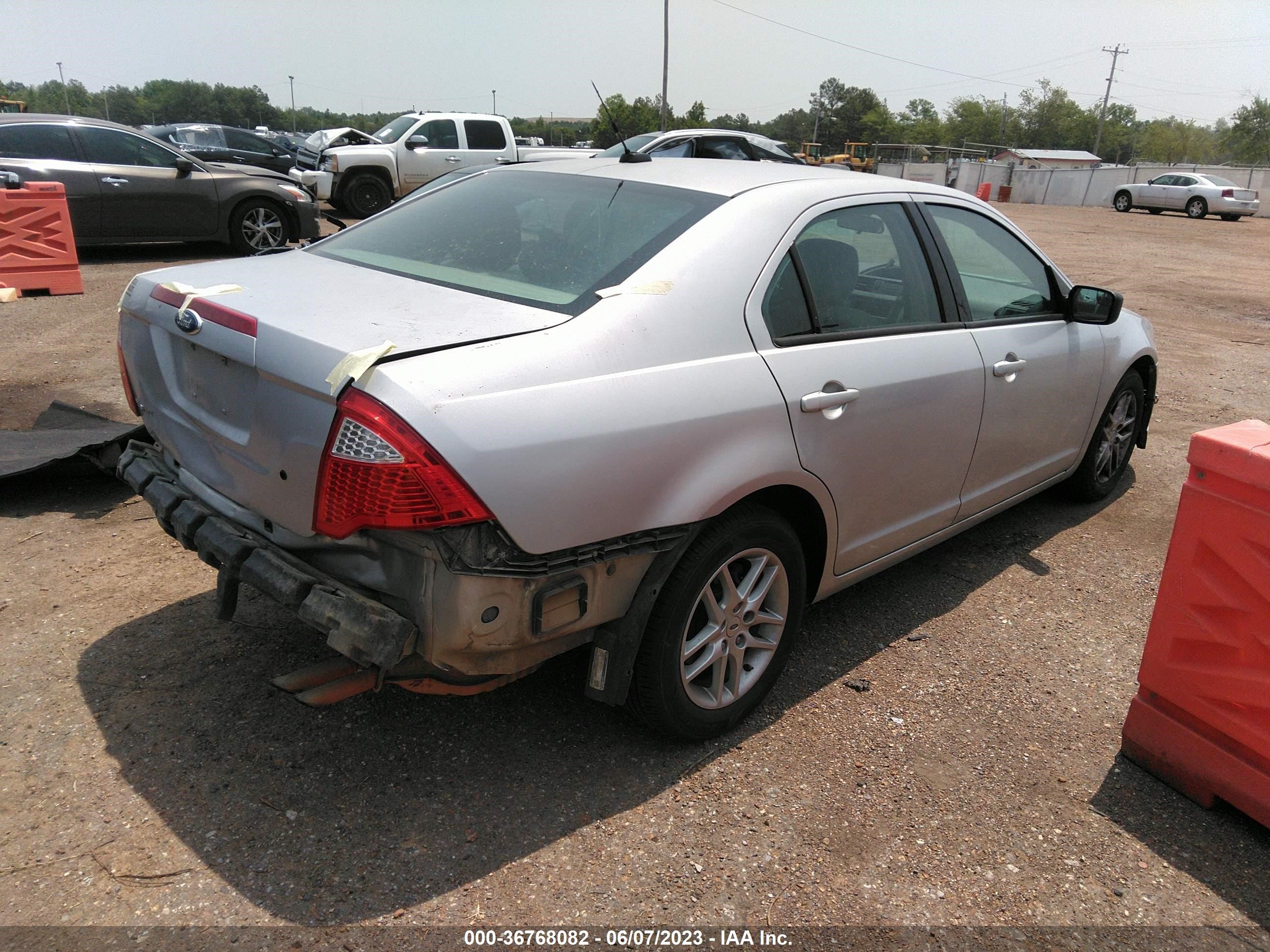 Photo 3 VIN: 3FAHP0GA4CR206669 - FORD FUSION S 