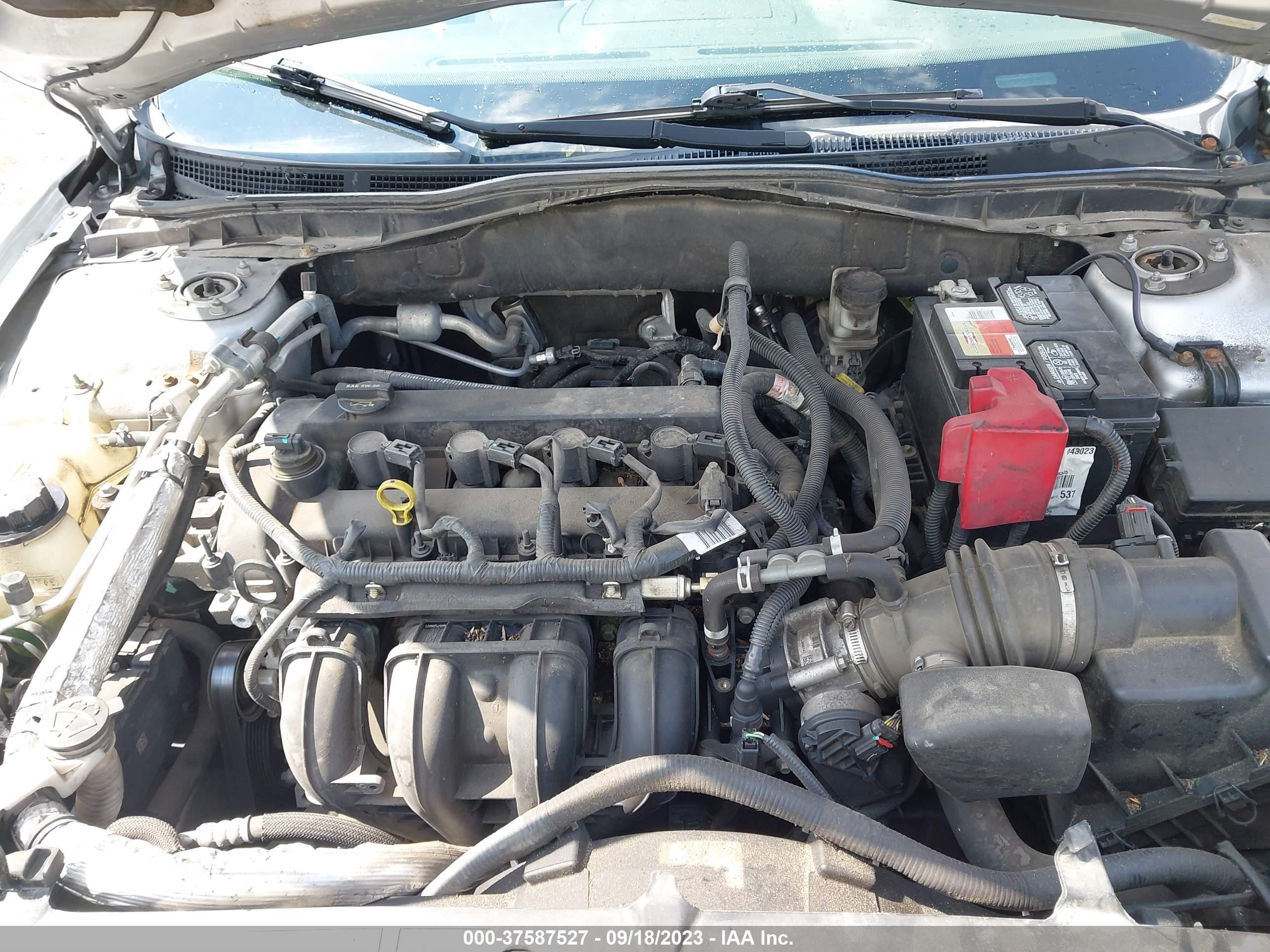 Photo 9 VIN: 3FAHP0GA5CR105124 - FORD FUSION 