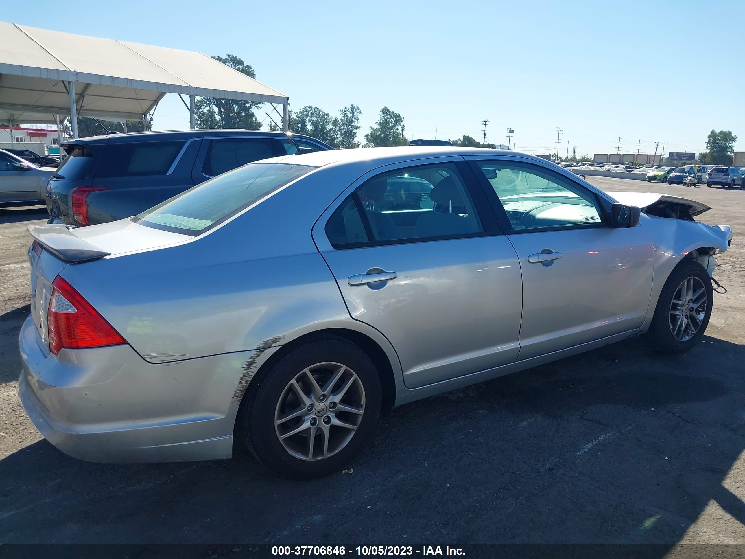 Photo 12 VIN: 3FAHP0GA5CR333883 - FORD FUSION 