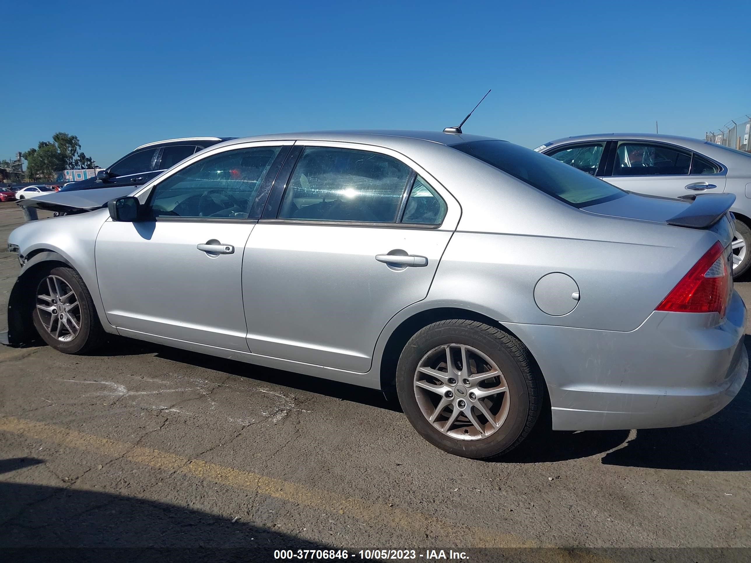 Photo 13 VIN: 3FAHP0GA5CR333883 - FORD FUSION 