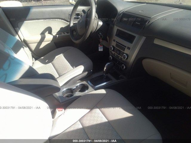 Photo 4 VIN: 3FAHP0GA9BR326840 - FORD FUSION 