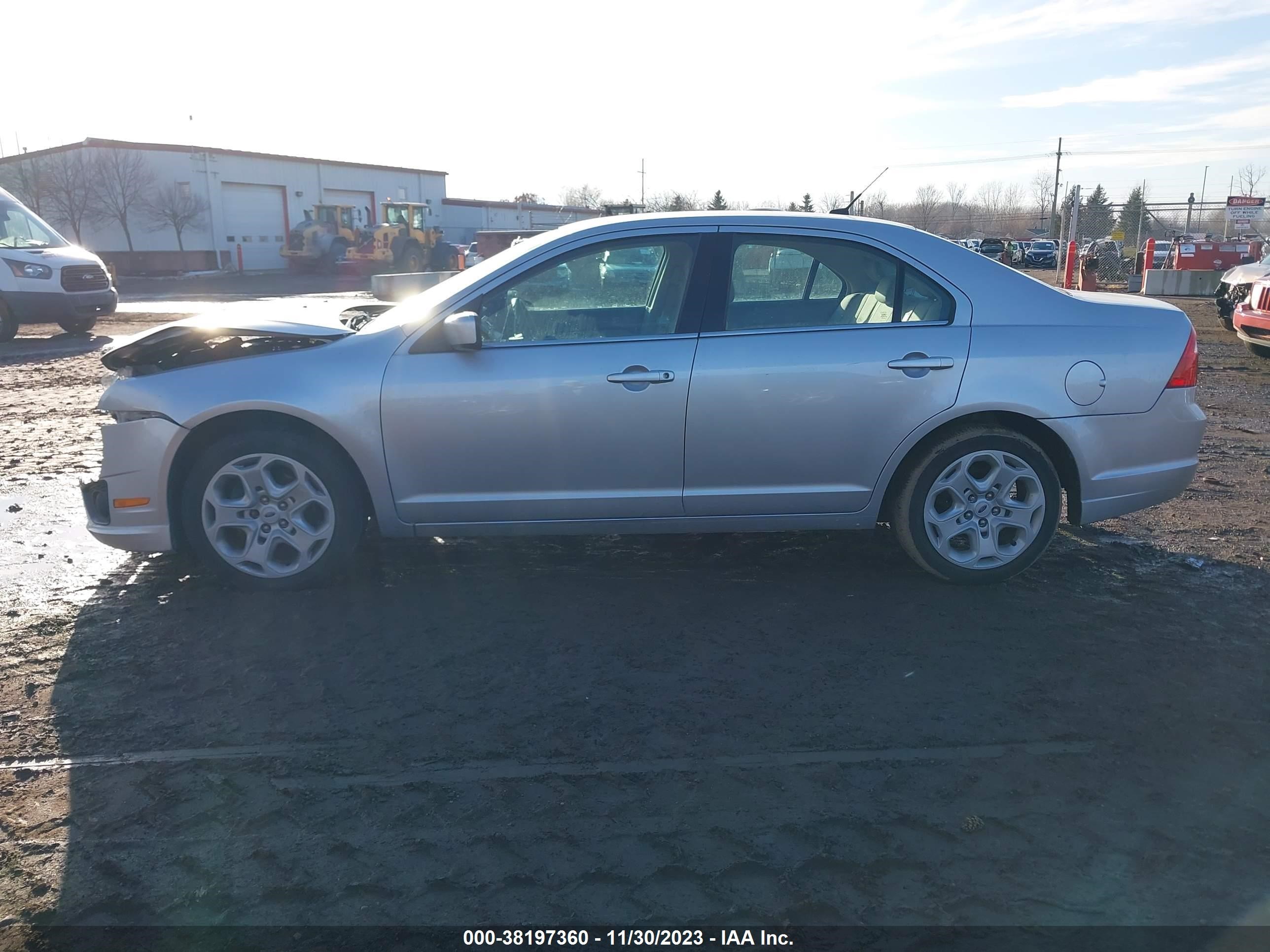 Photo 13 VIN: 3FAHP0HA0BR207282 - FORD FUSION 