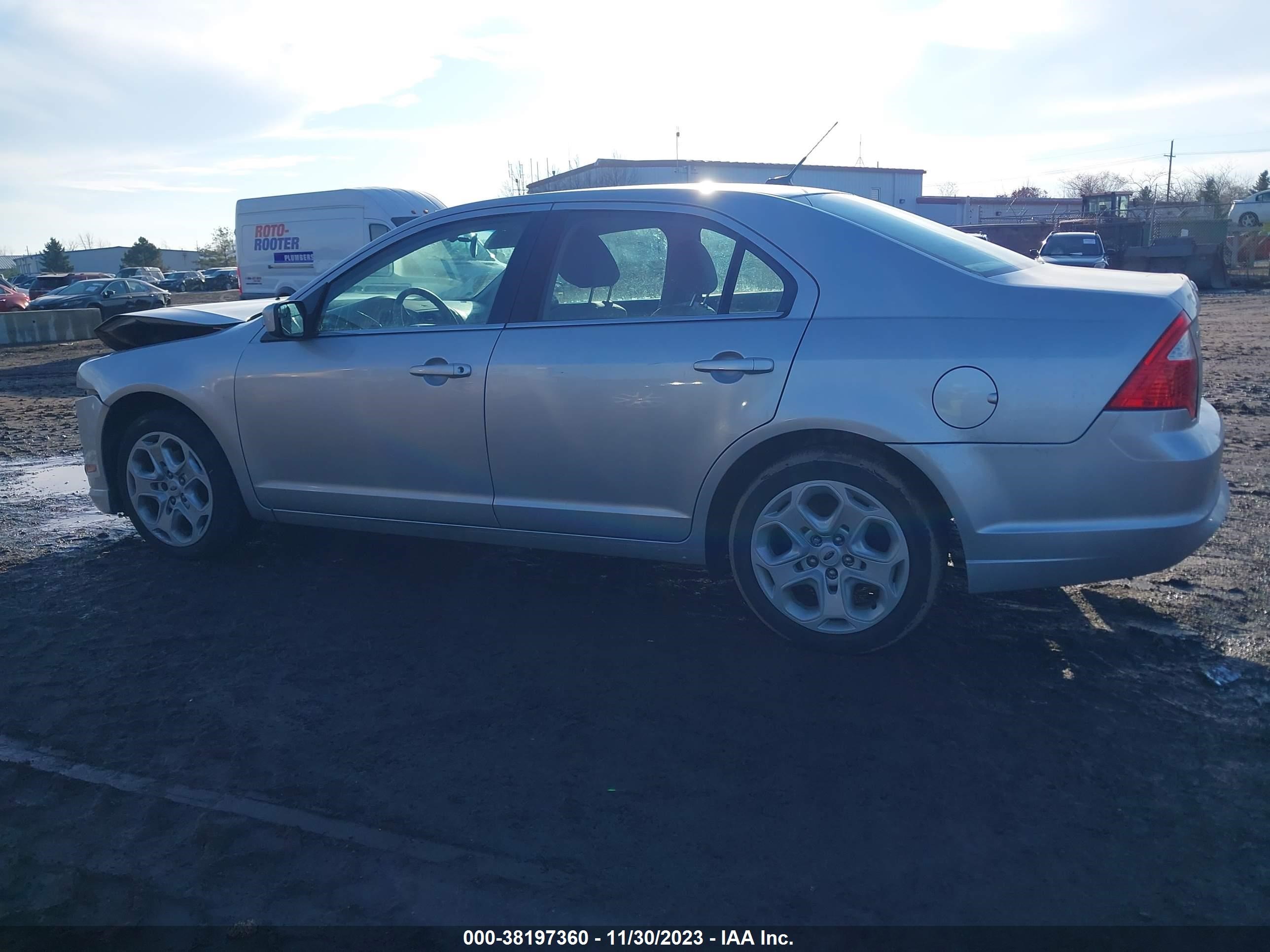 Photo 2 VIN: 3FAHP0HA0BR207282 - FORD FUSION 