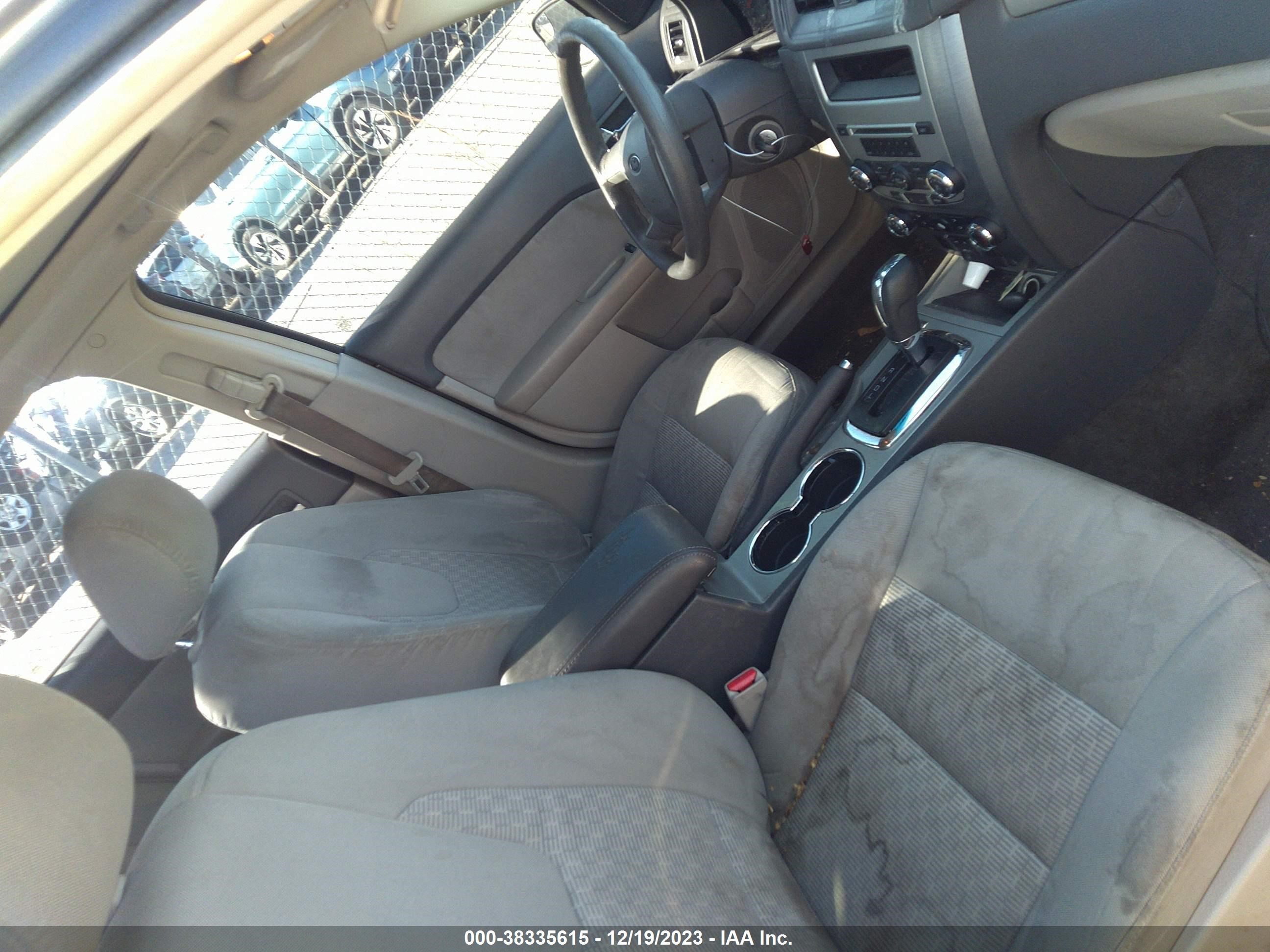 Photo 4 VIN: 3FAHP0HA1BR166807 - FORD FUSION 