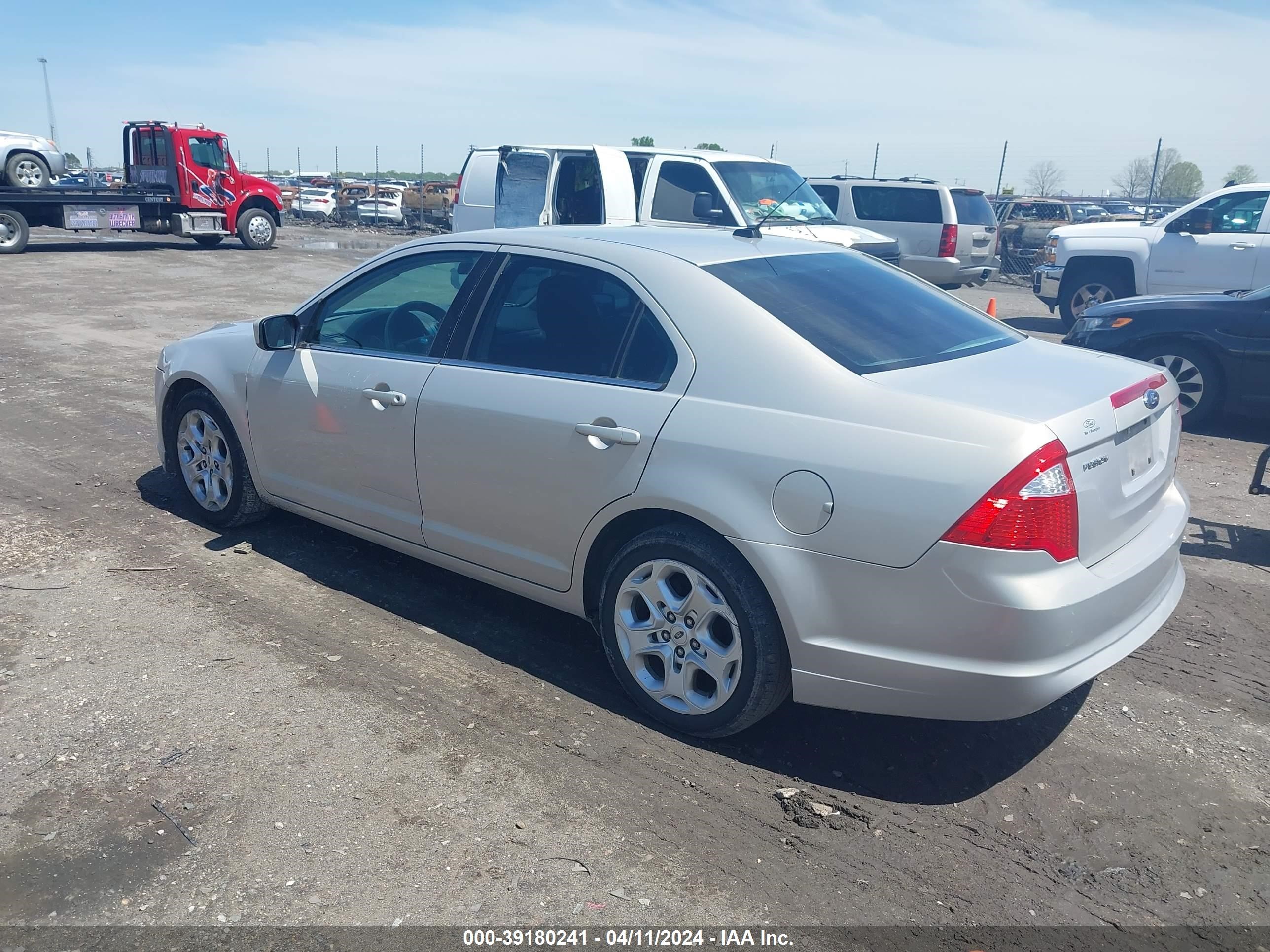 Photo 2 VIN: 3FAHP0HAXAR155626 - FORD FUSION 