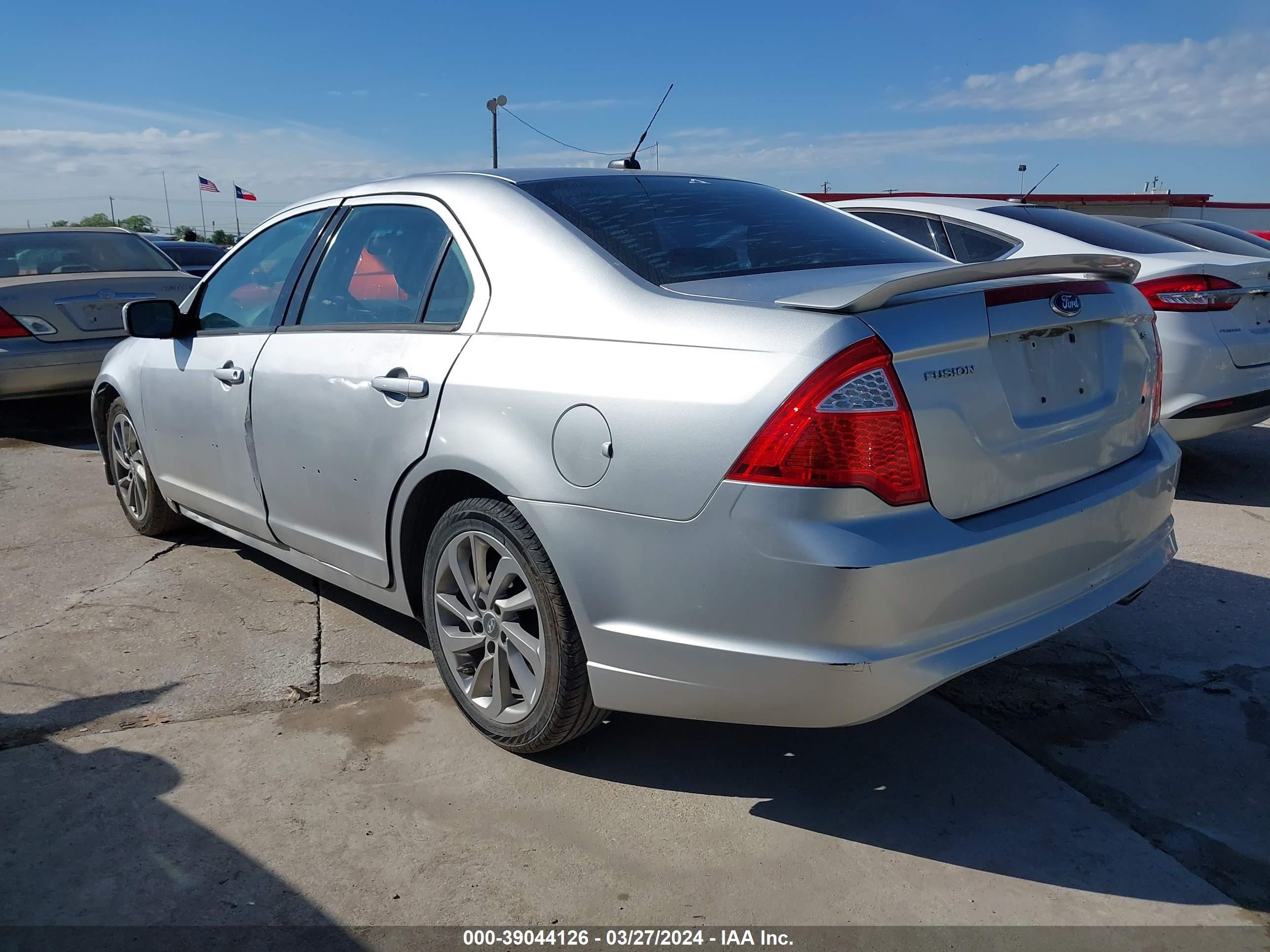 Photo 2 VIN: 3FAHP0HAXBR165784 - FORD FUSION 