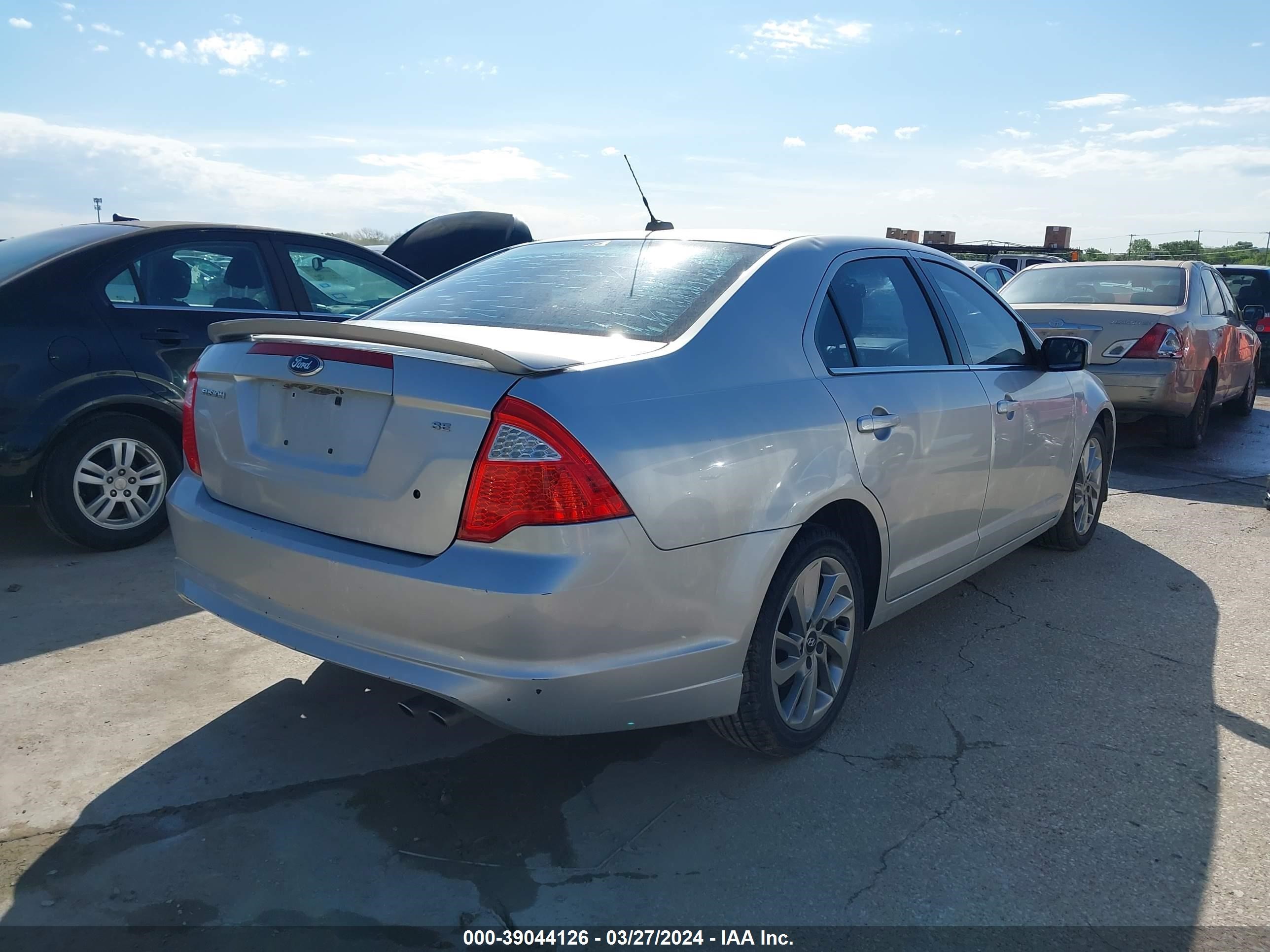 Photo 3 VIN: 3FAHP0HAXBR165784 - FORD FUSION 