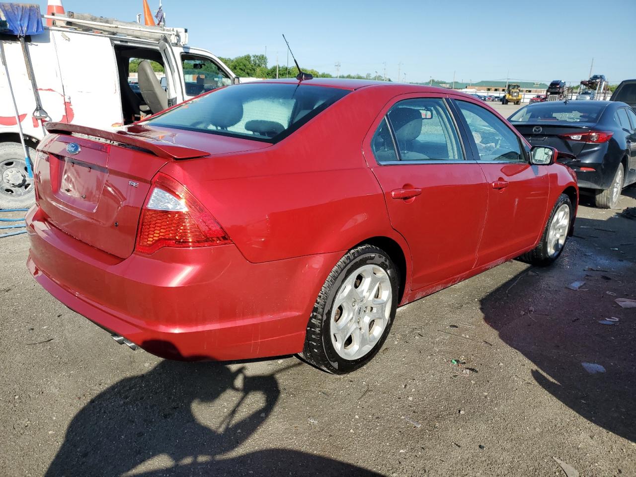 Photo 2 VIN: 3FAHP0HAXBR201246 - FORD FUSION 