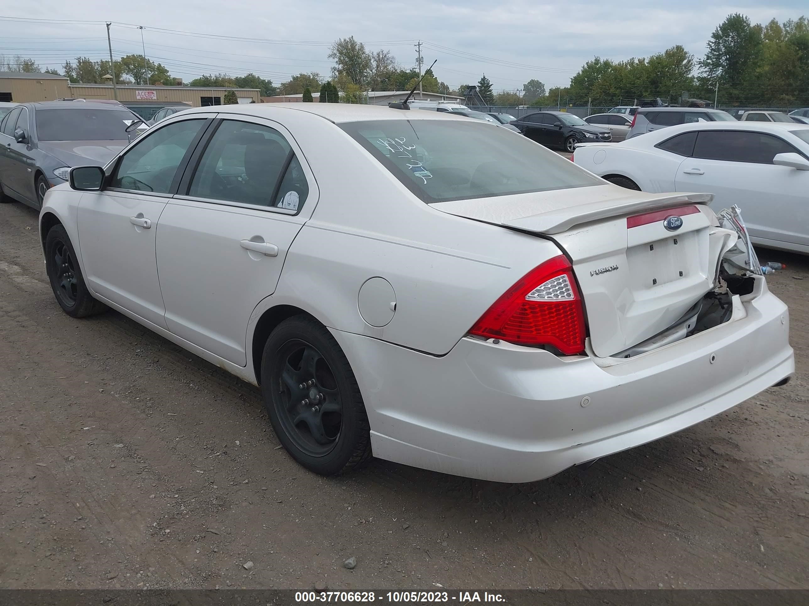 Photo 2 VIN: 3FAHP0HG0AR237272 - FORD FUSION 