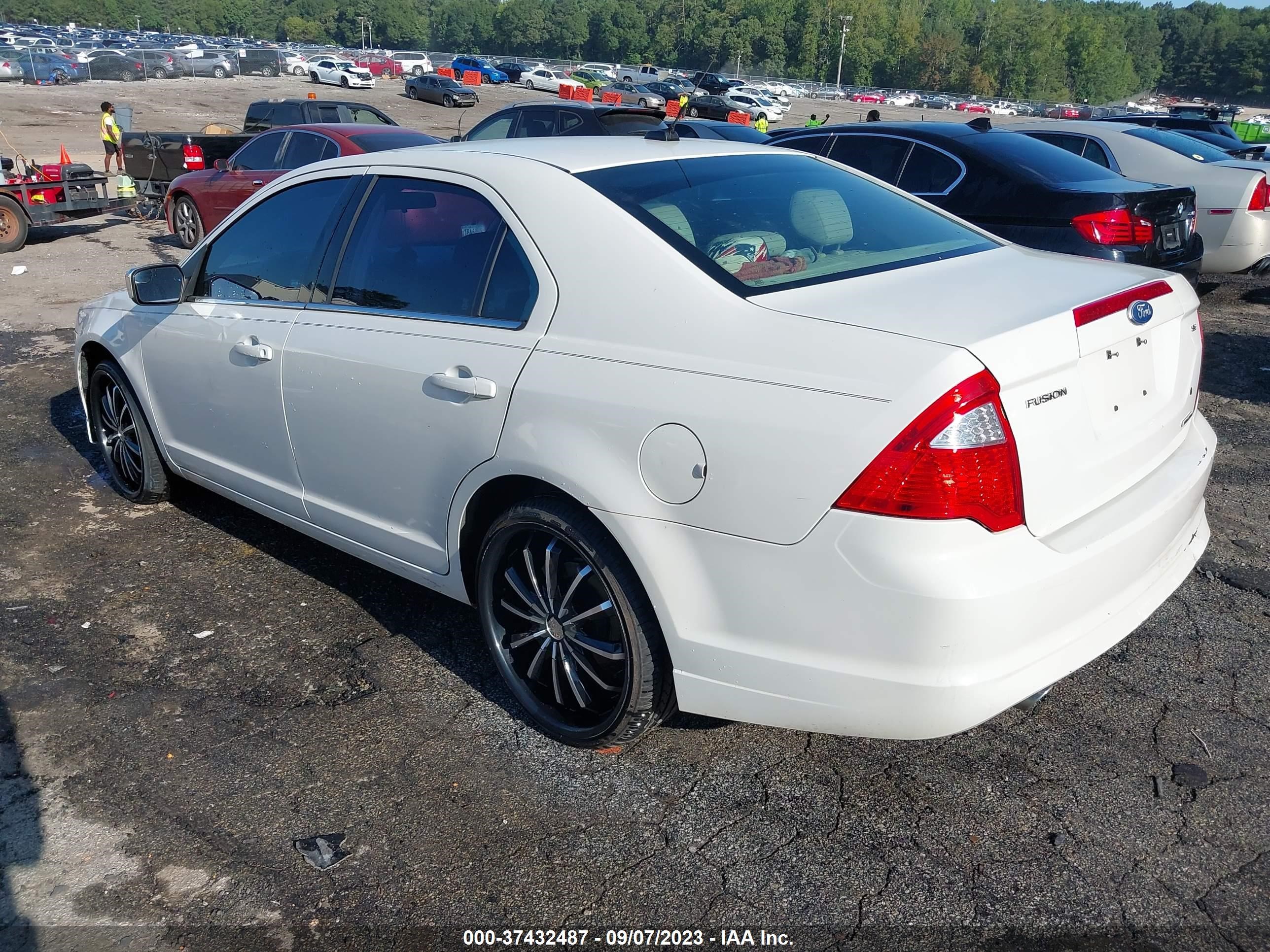 Photo 2 VIN: 3FAHP0HG1BR336524 - FORD FUSION 