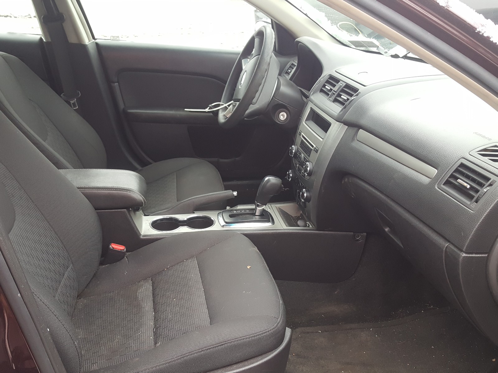 Photo 4 VIN: 3FAHP0HG4BR318373 - FORD FUSION SE 