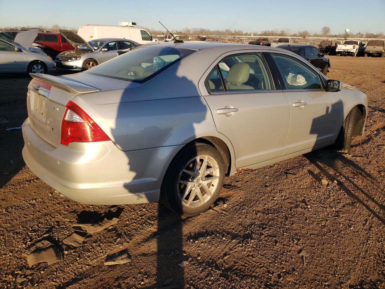 Photo 2 VIN: 3FAHP0JA0AR243952 - FORD FUSION 