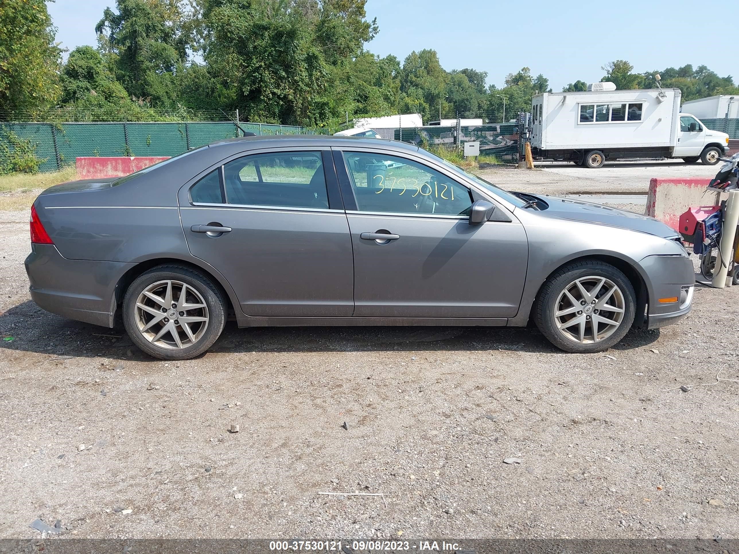 Photo 12 VIN: 3FAHP0JA1BR119092 - FORD FUSION 