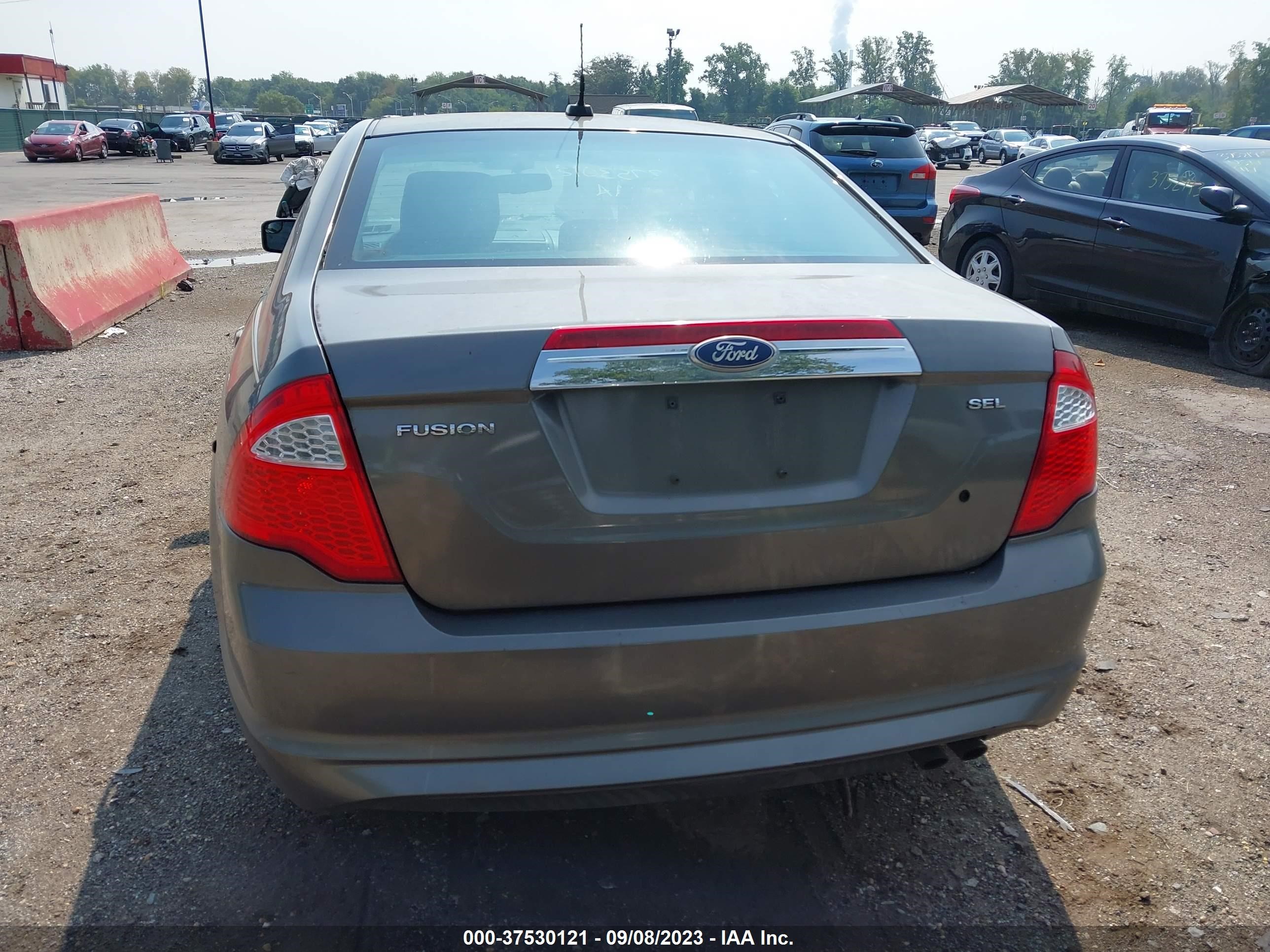 Photo 15 VIN: 3FAHP0JA1BR119092 - FORD FUSION 