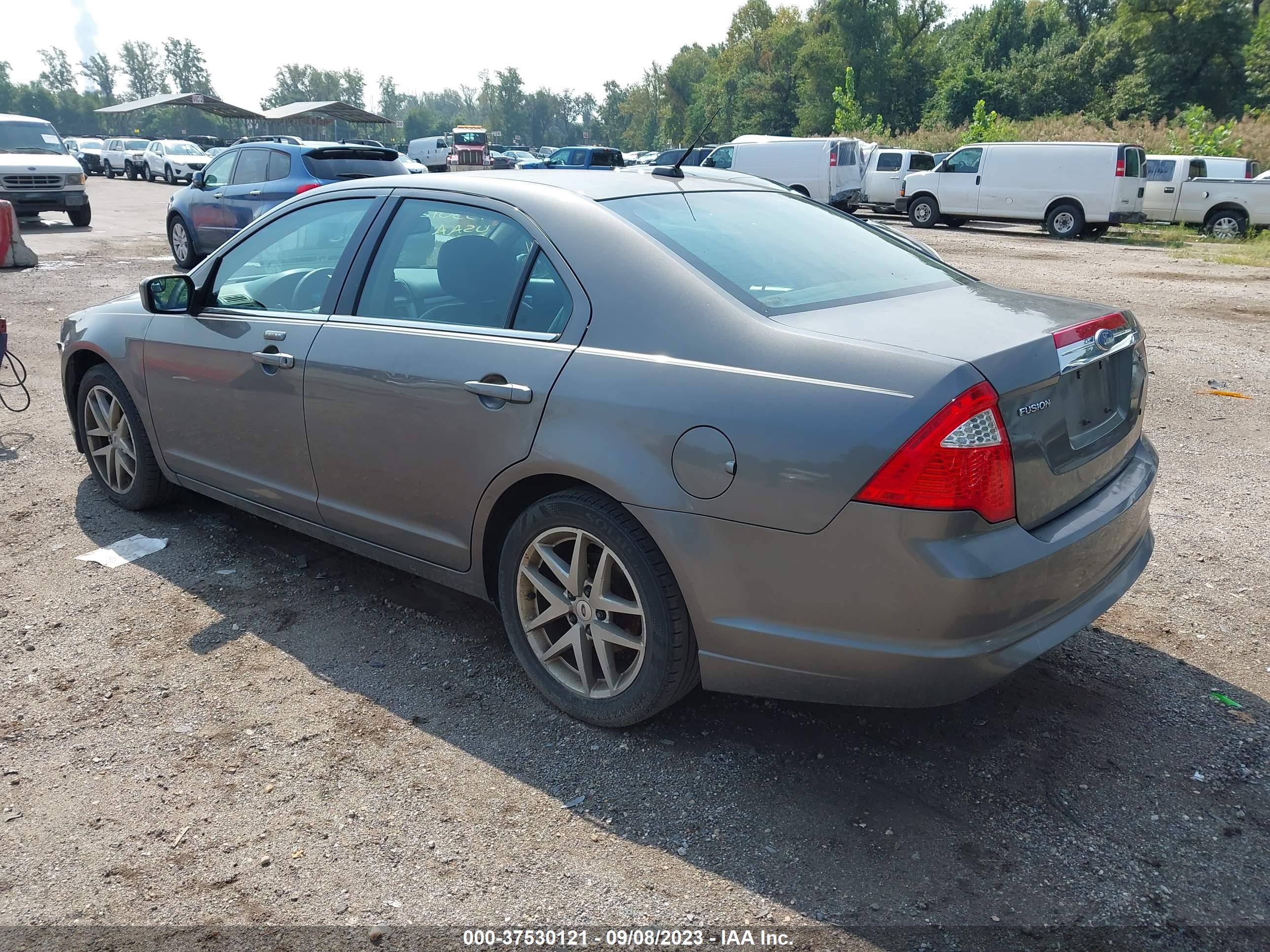 Photo 2 VIN: 3FAHP0JA1BR119092 - FORD FUSION 