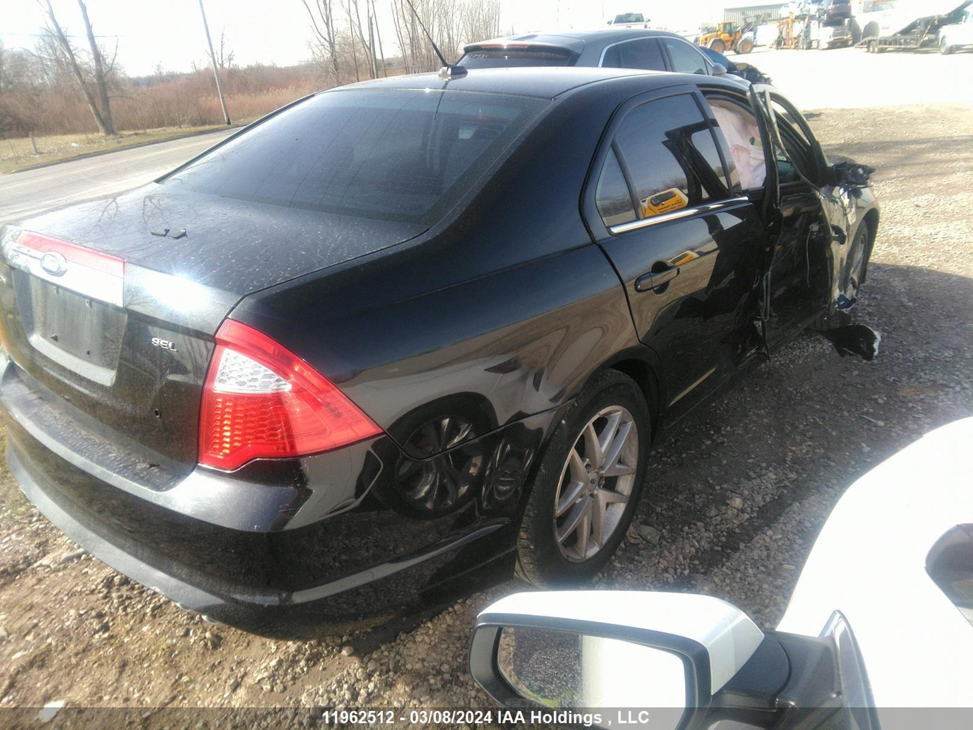 Photo 3 VIN: 3FAHP0JA1BR142467 - FORD FUSION 