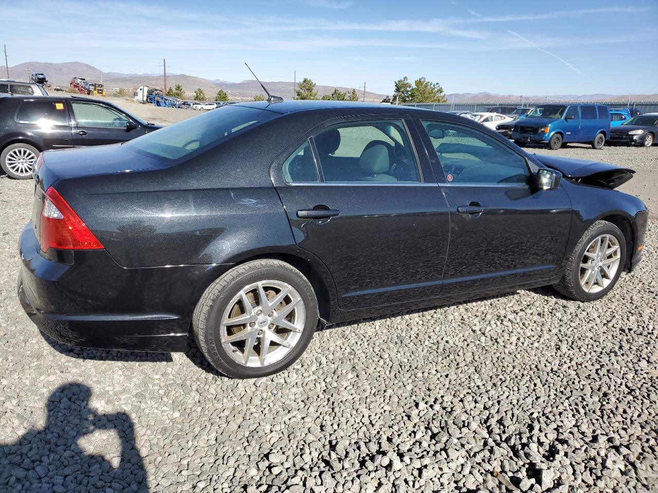 Photo 2 VIN: 3FAHP0JA2BR162615 - FORD FUSION 