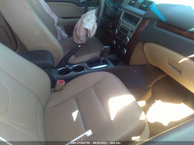 Photo 4 VIN: 3FAHP0JA3BR154040 - FORD FUSION 